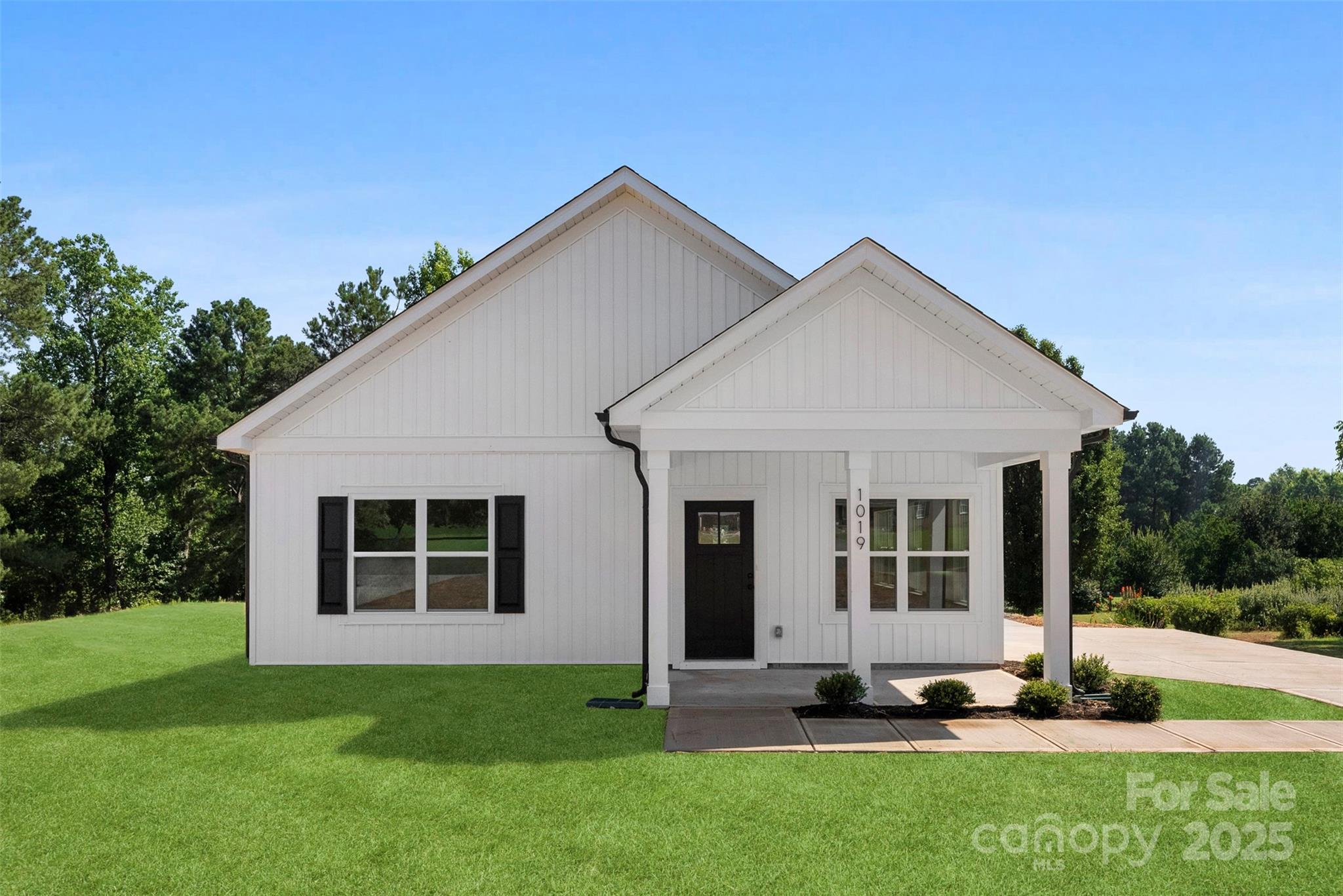 1019 S Main Street Property Photo 1