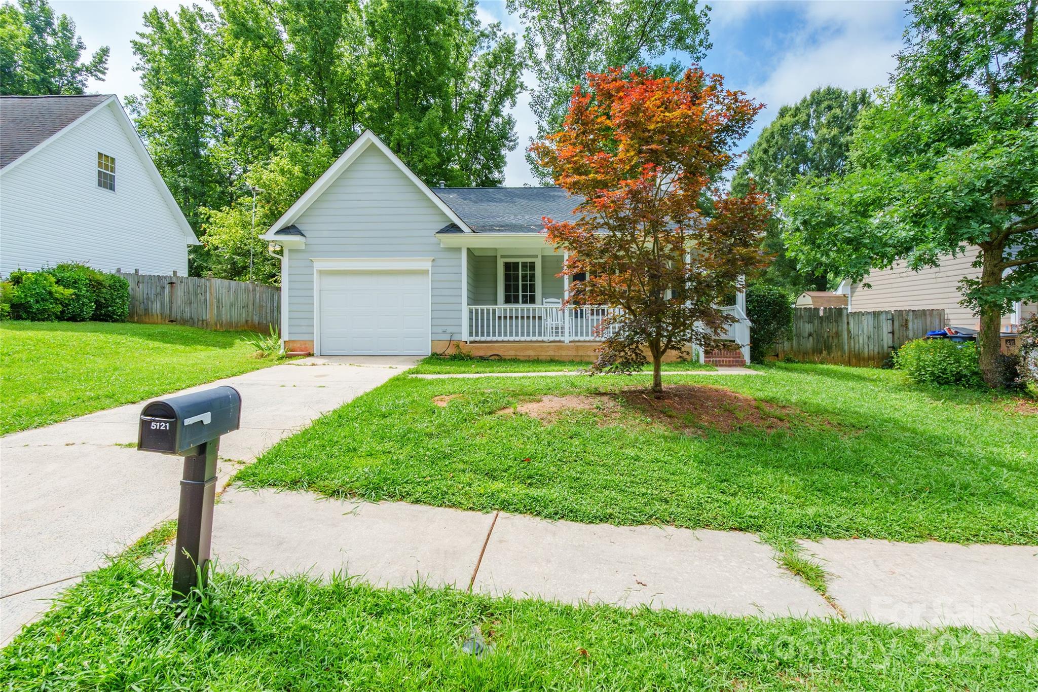 5121 Poplar Glen Drive Property Photo 2