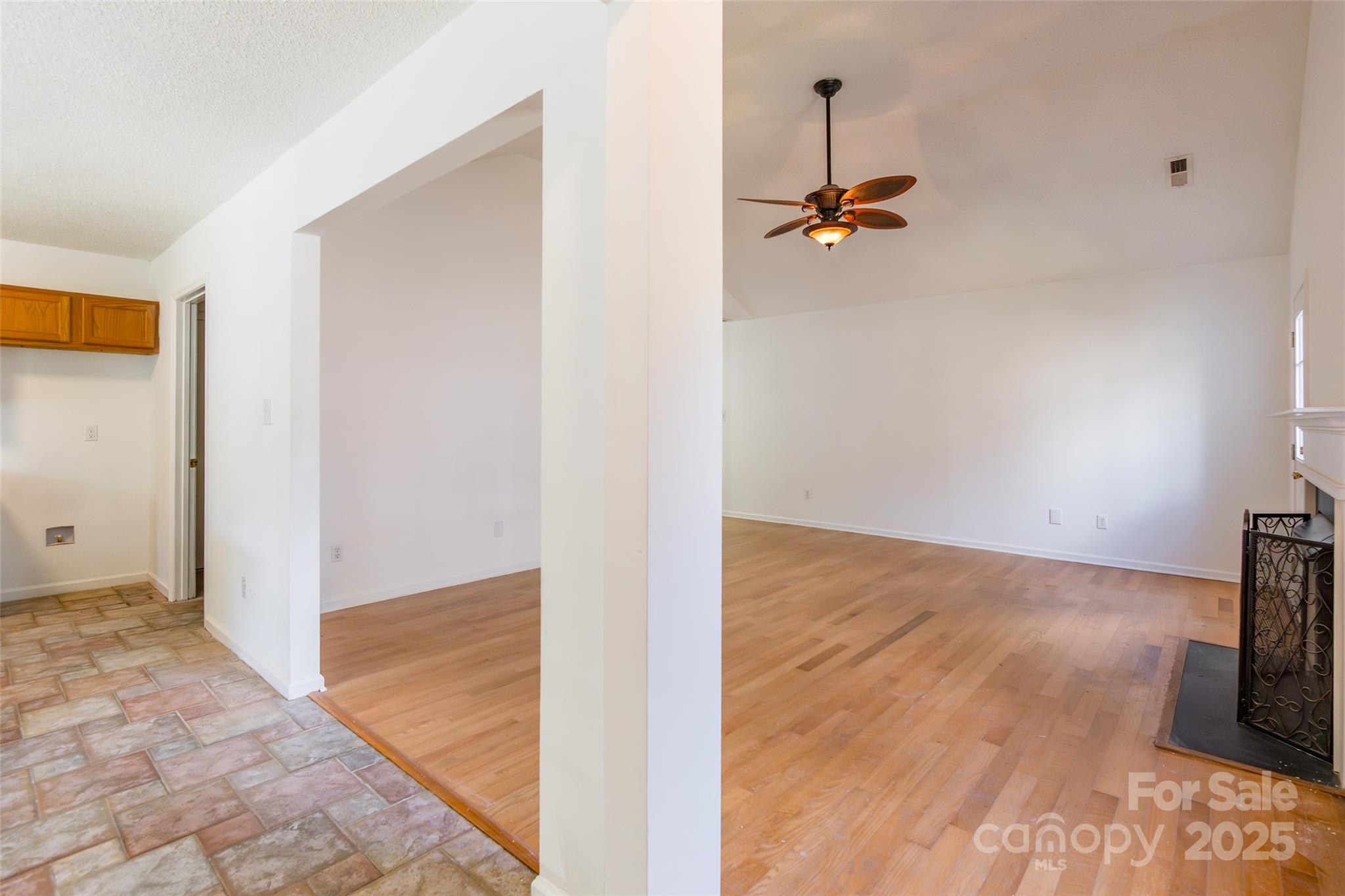 5121 Poplar Glen Drive Property Photo 5