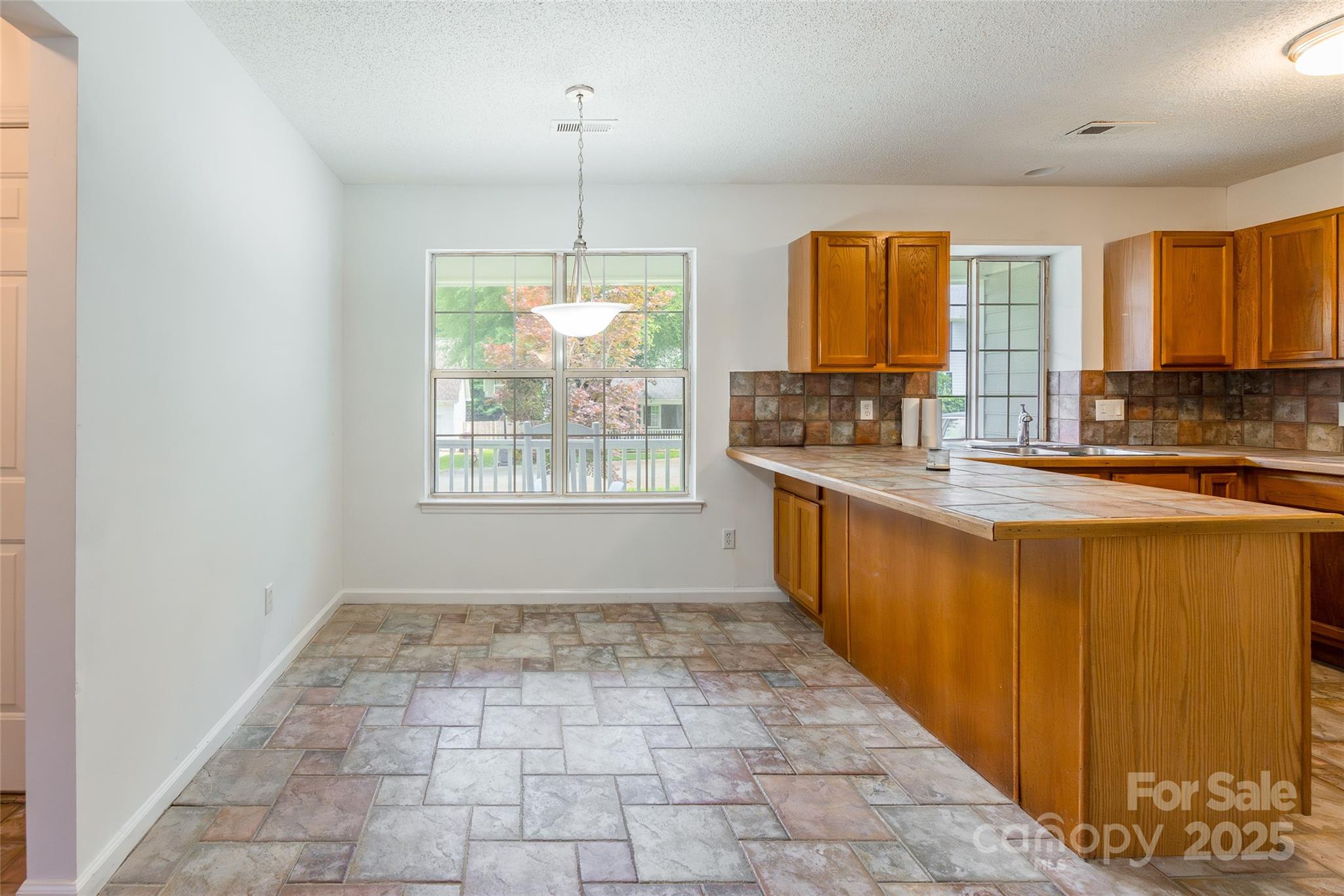 5121 Poplar Glen Drive Property Photo 8
