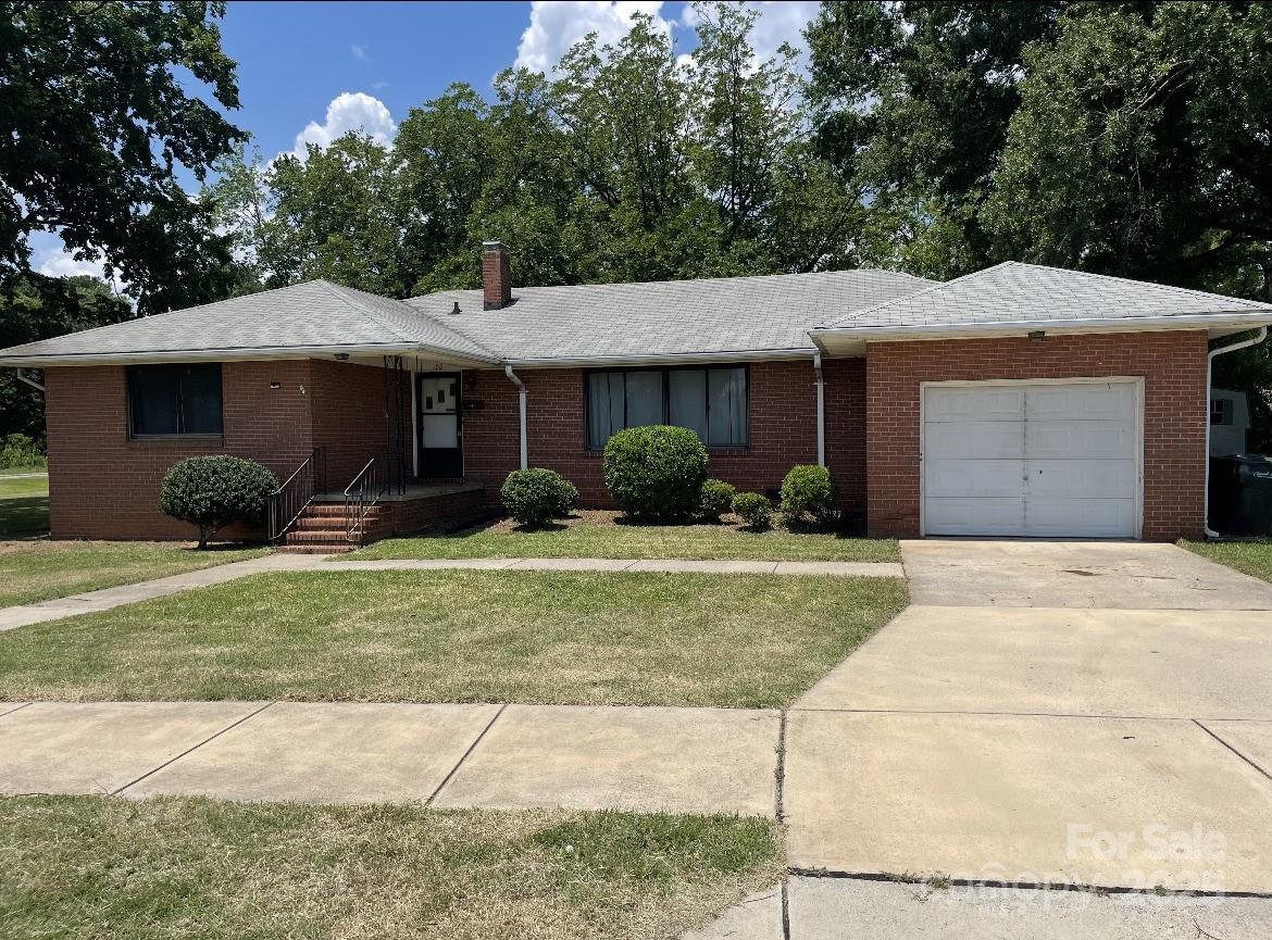 102 Stewart Street Property Photo 1