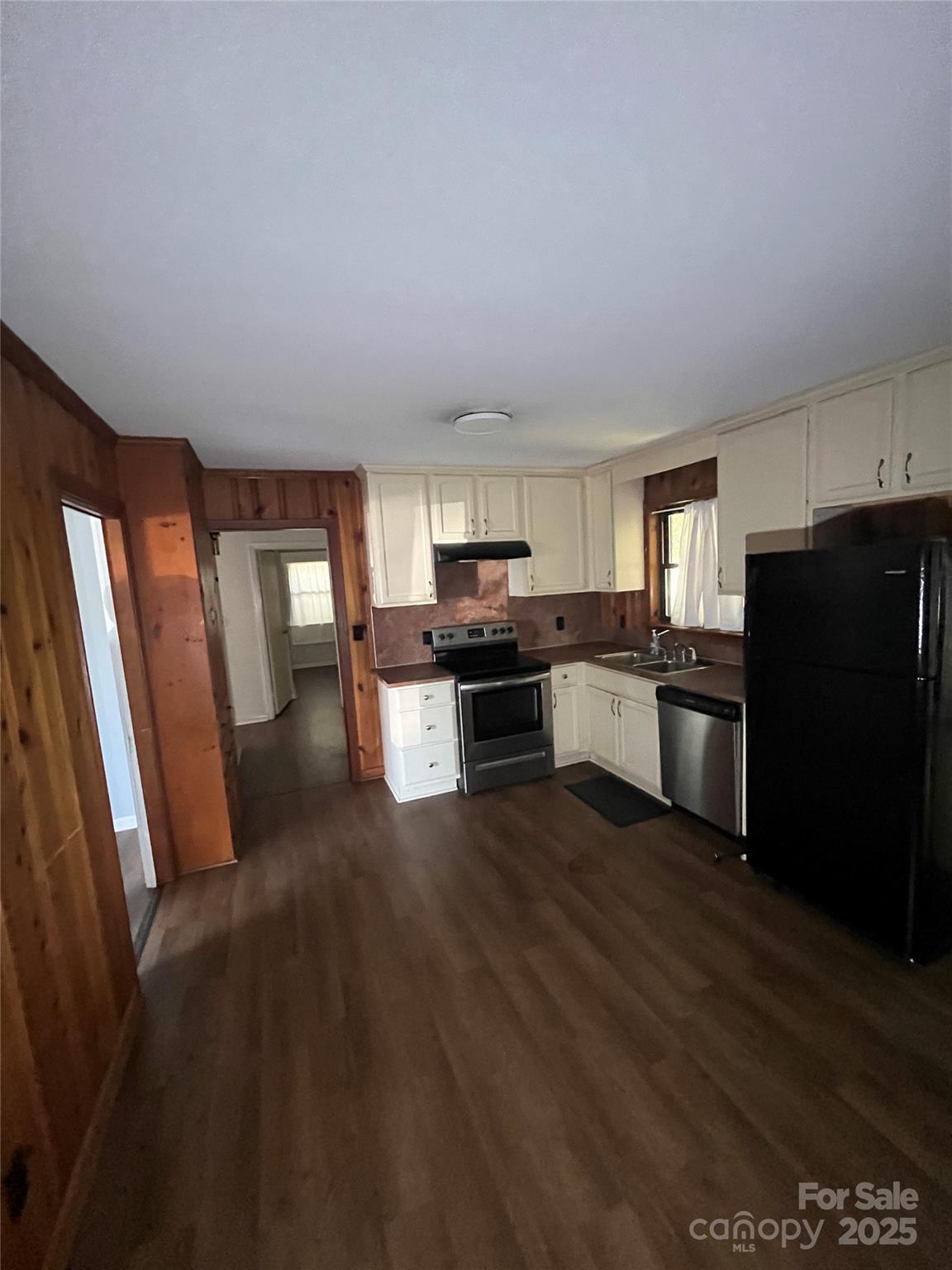 102 Stewart Street Property Photo 3