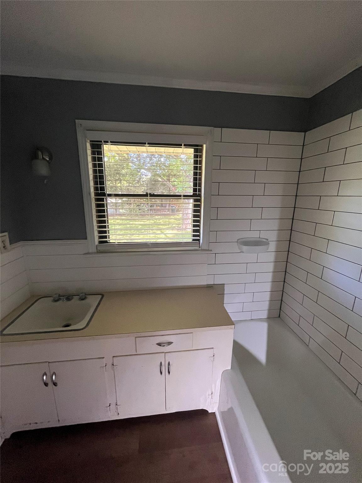 102 Stewart Street Property Photo 11