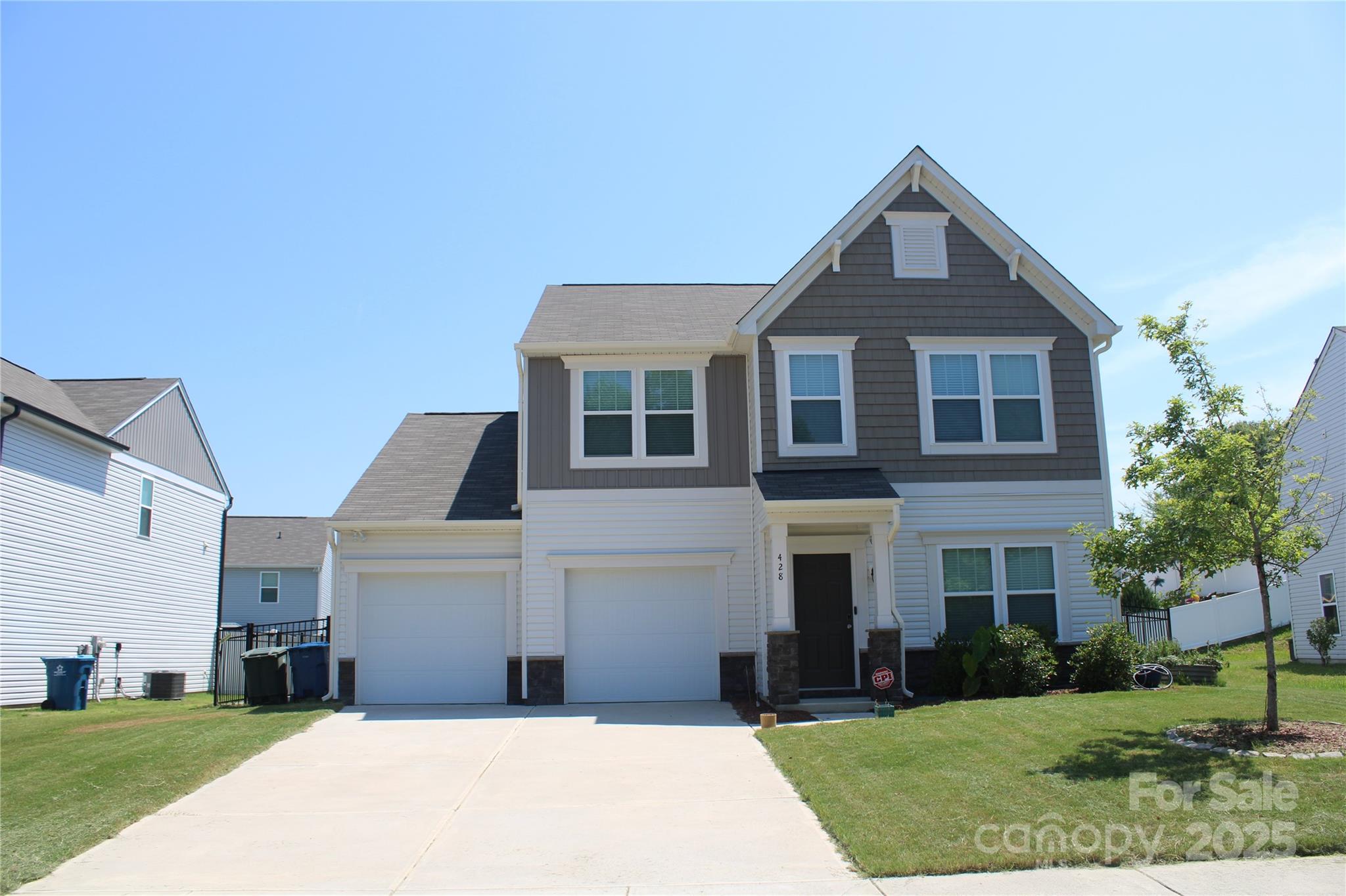 428 Inverness Lane Property Photo 1