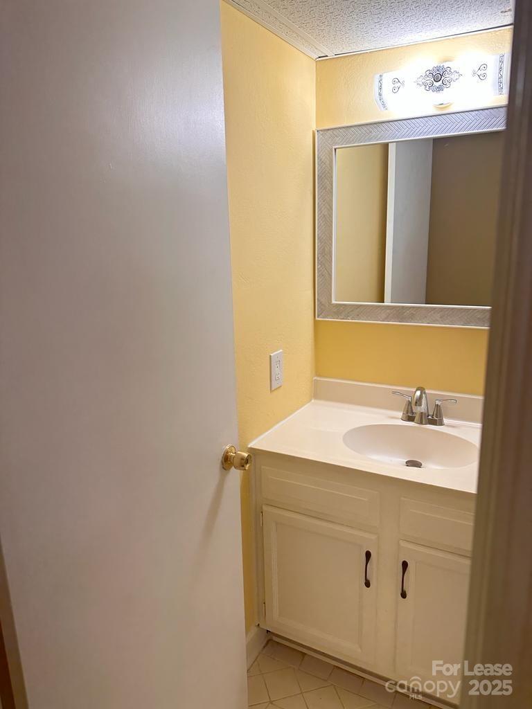 5808 Hunting Ridge Lane A Property Photo 11