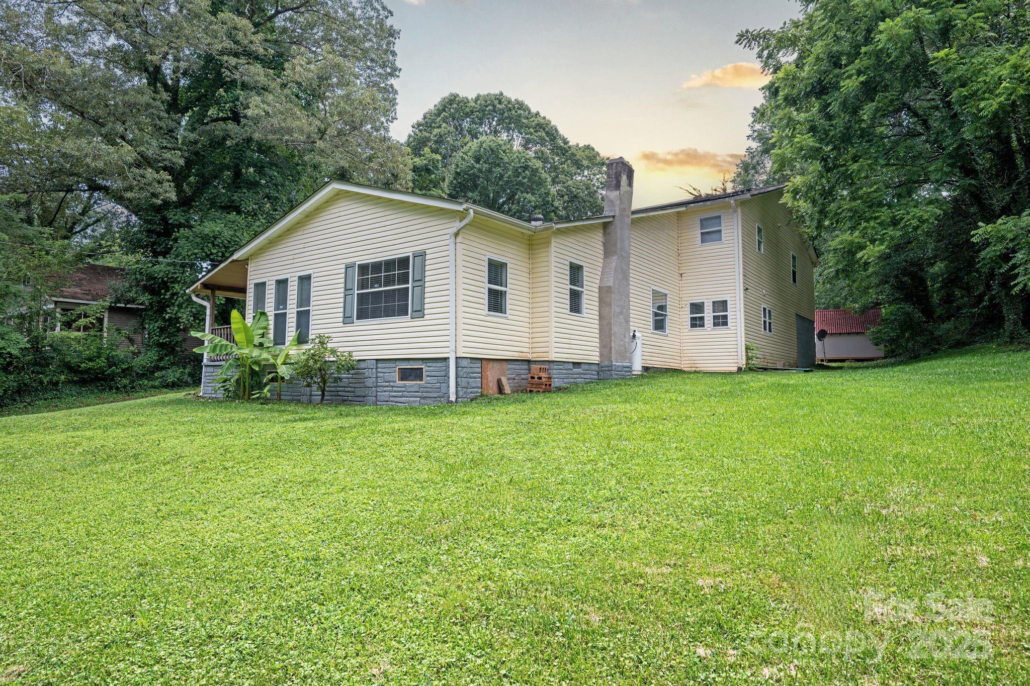 4200 Mineral Avenue Property Photo 1