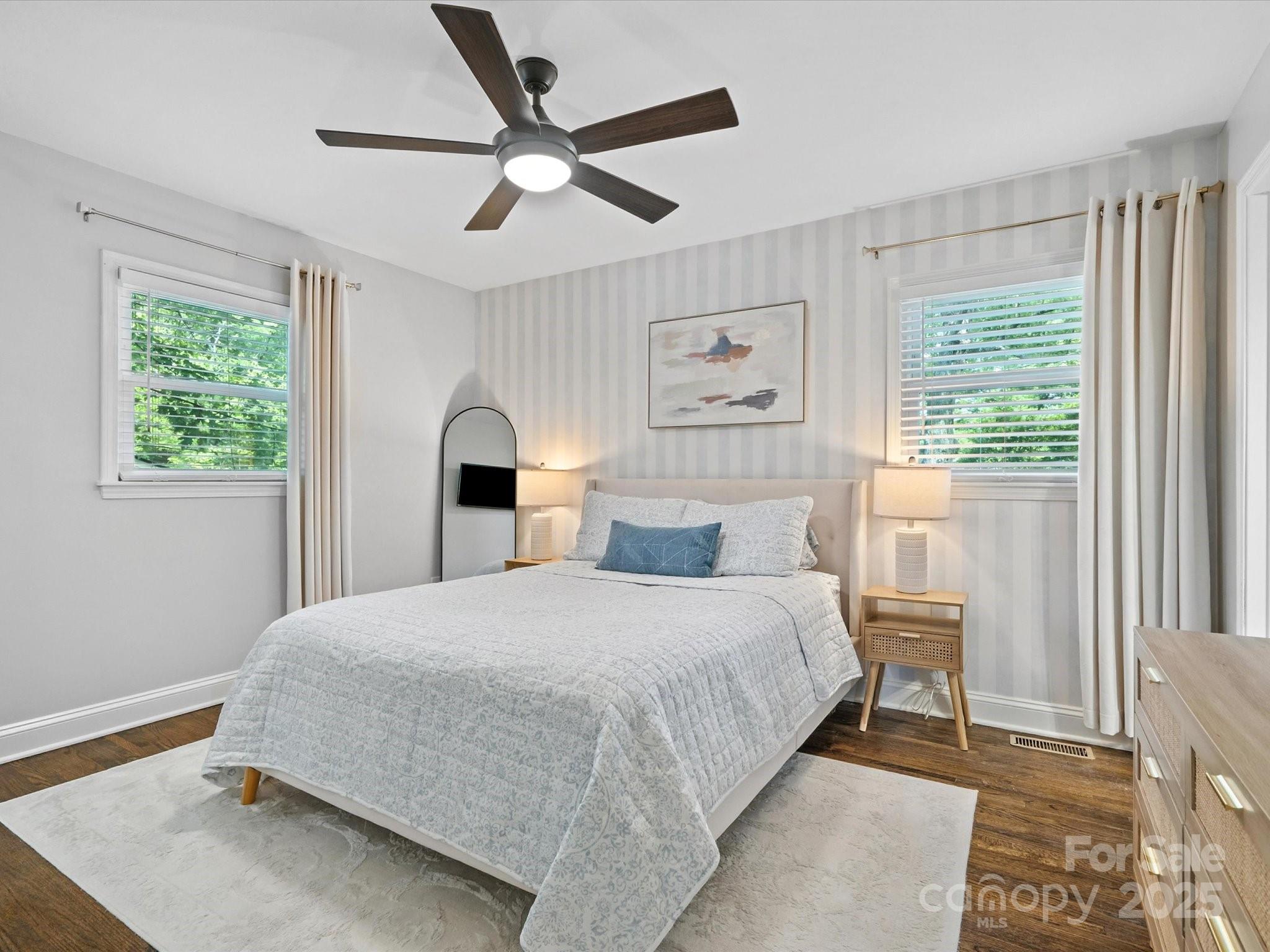 3839 Woodleaf Road Property Photo 24