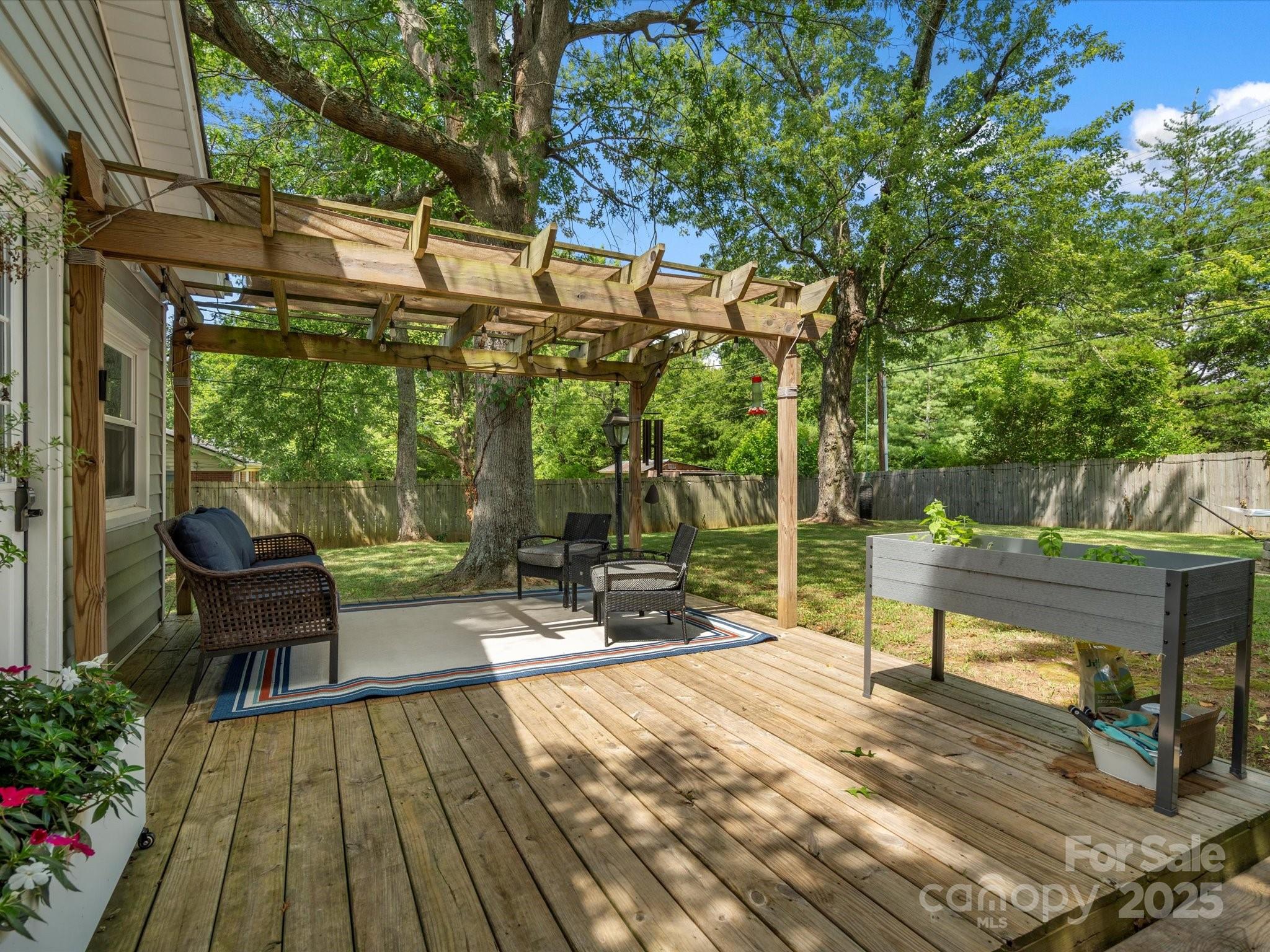 3839 Woodleaf Road Property Photo 26