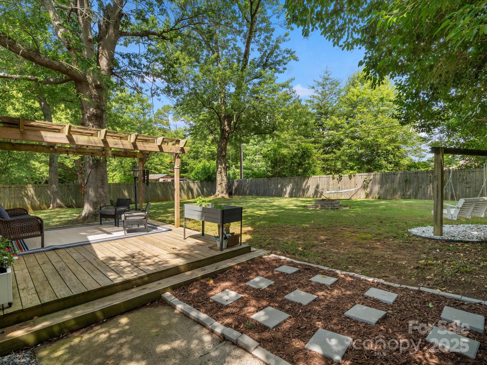 3839 Woodleaf Road Property Photo 29