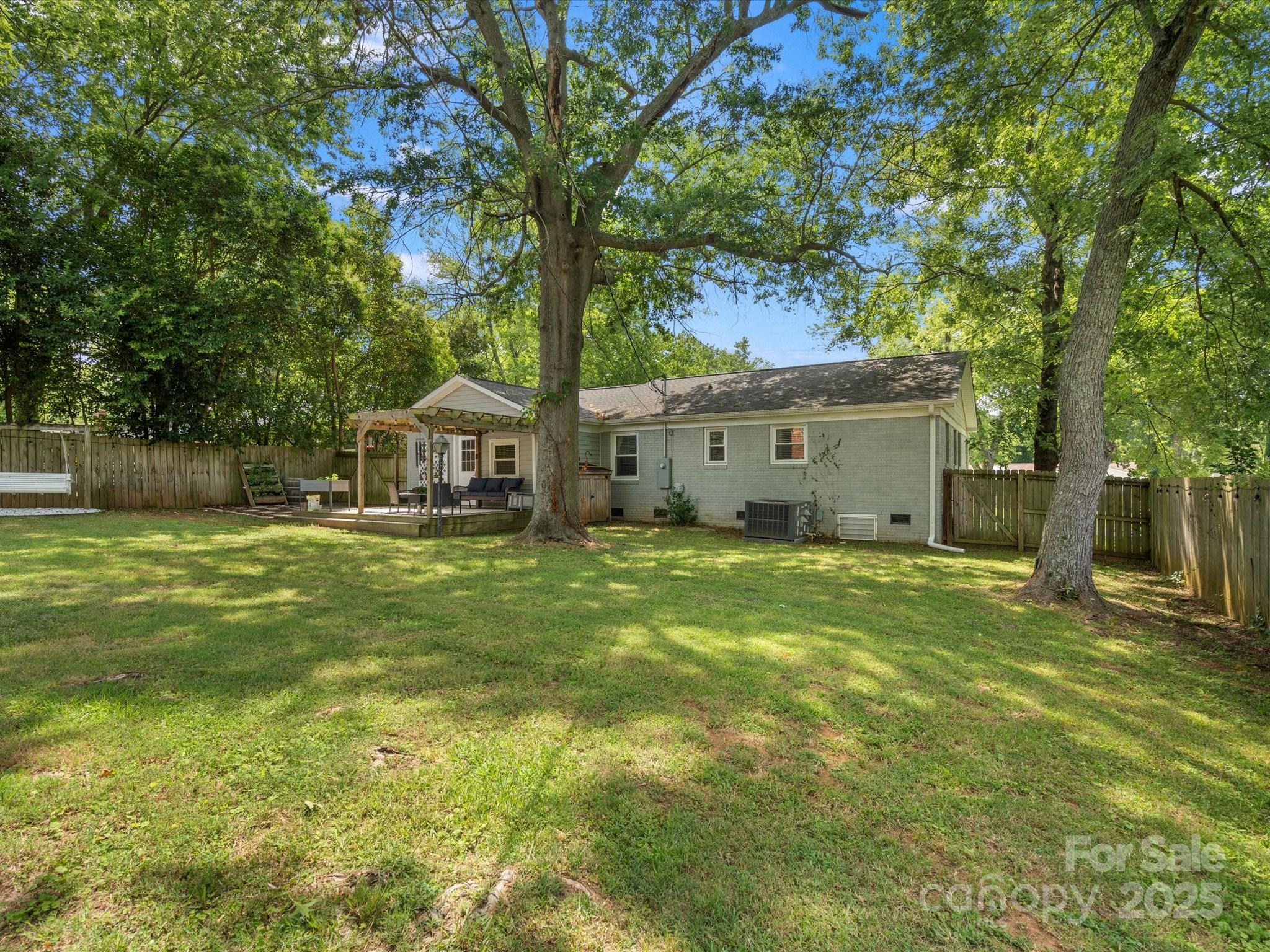 3839 Woodleaf Road Property Photo 31