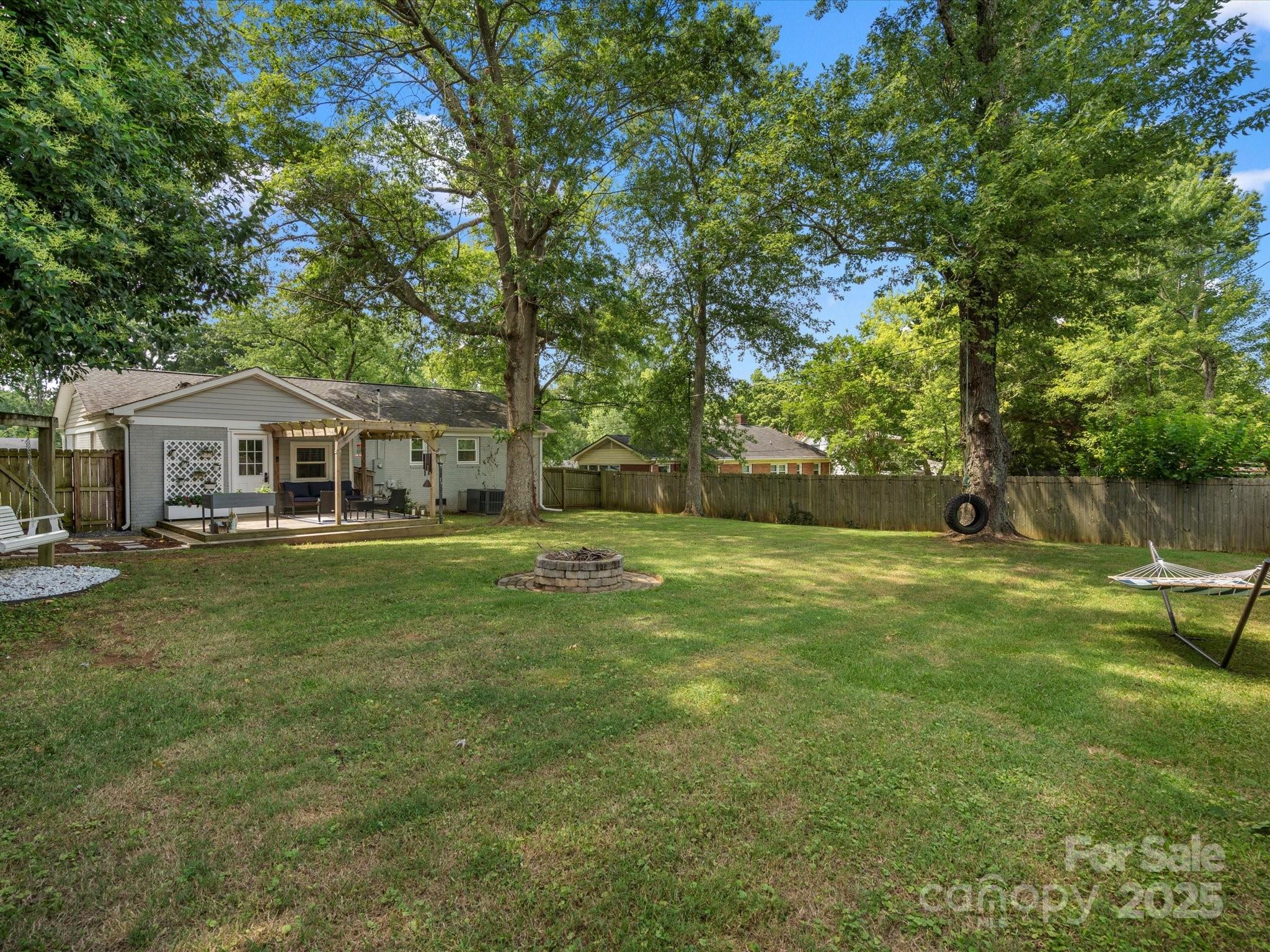3839 Woodleaf Road Property Photo 33