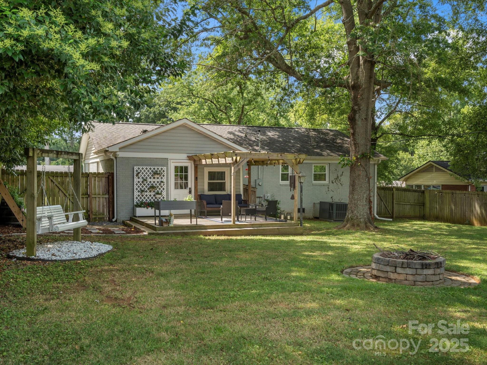 3839 Woodleaf Road Property Photo 34