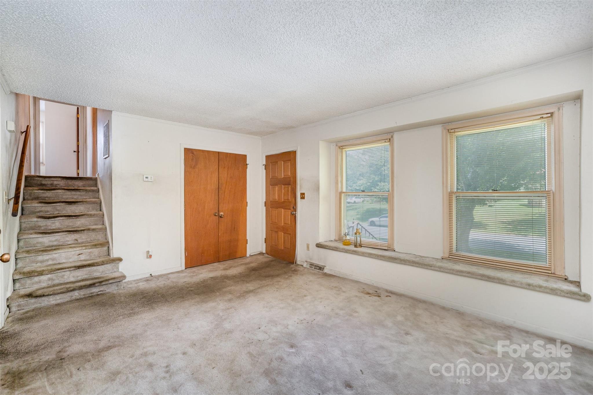 421 Vickery Drive Property Photo 3