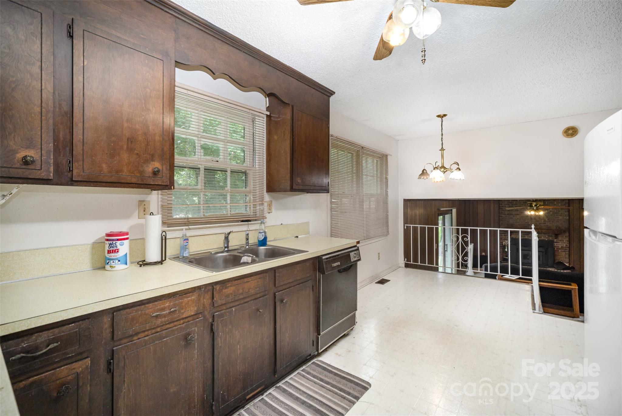 421 Vickery Drive Property Photo 7