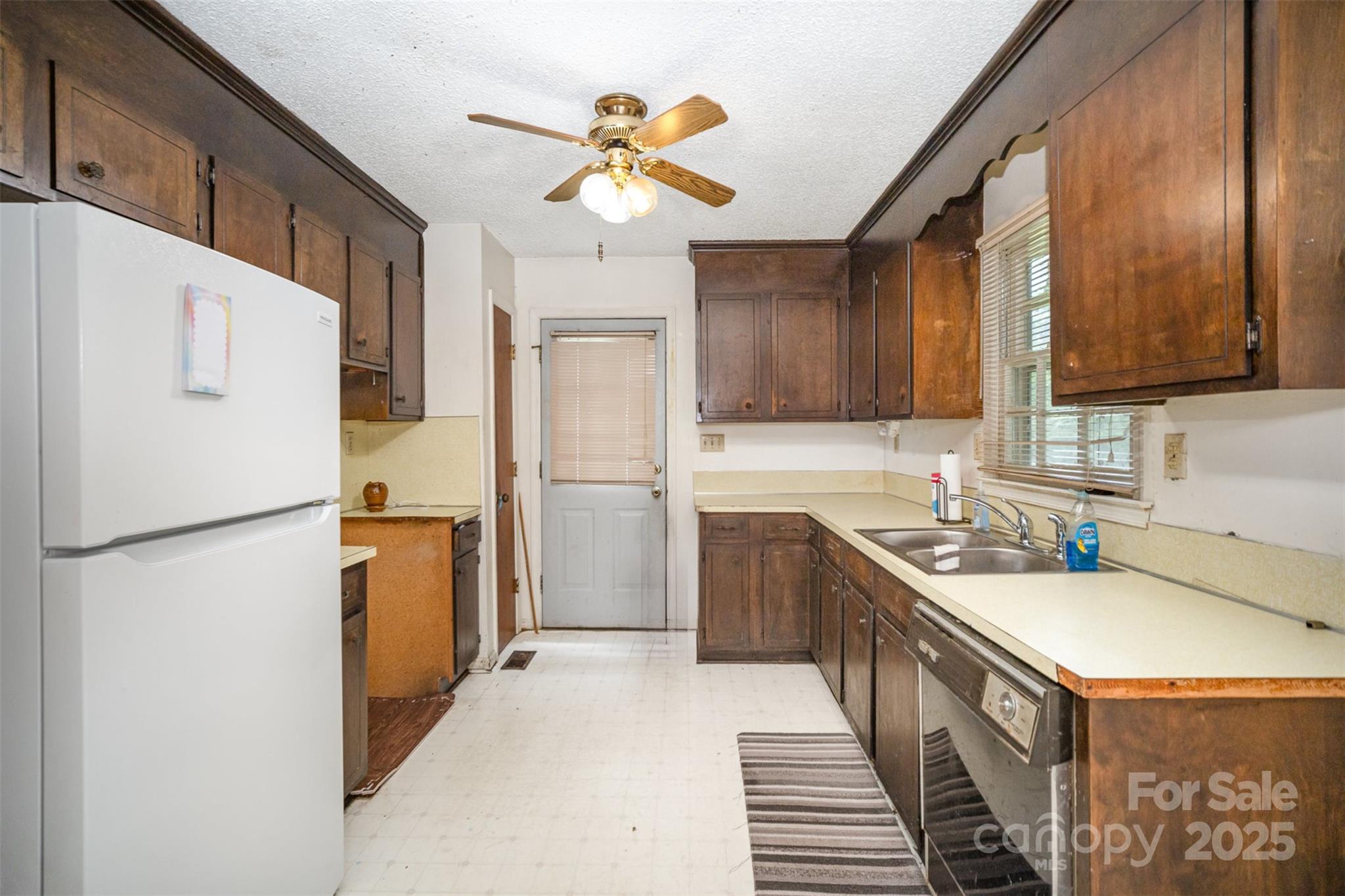 421 Vickery Drive Property Photo 8