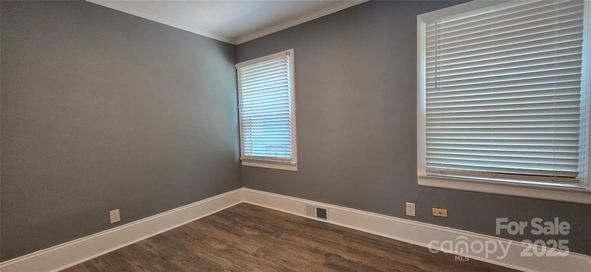 1904 E Innes Street Property Photo 12