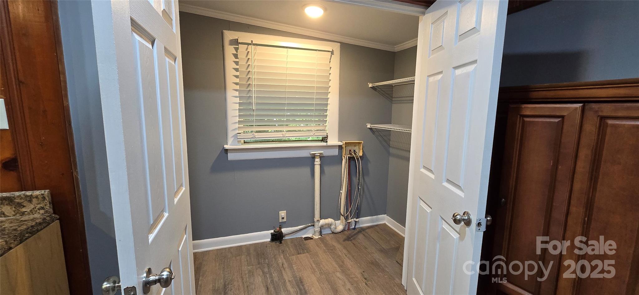 1904 E Innes Street Property Photo 16