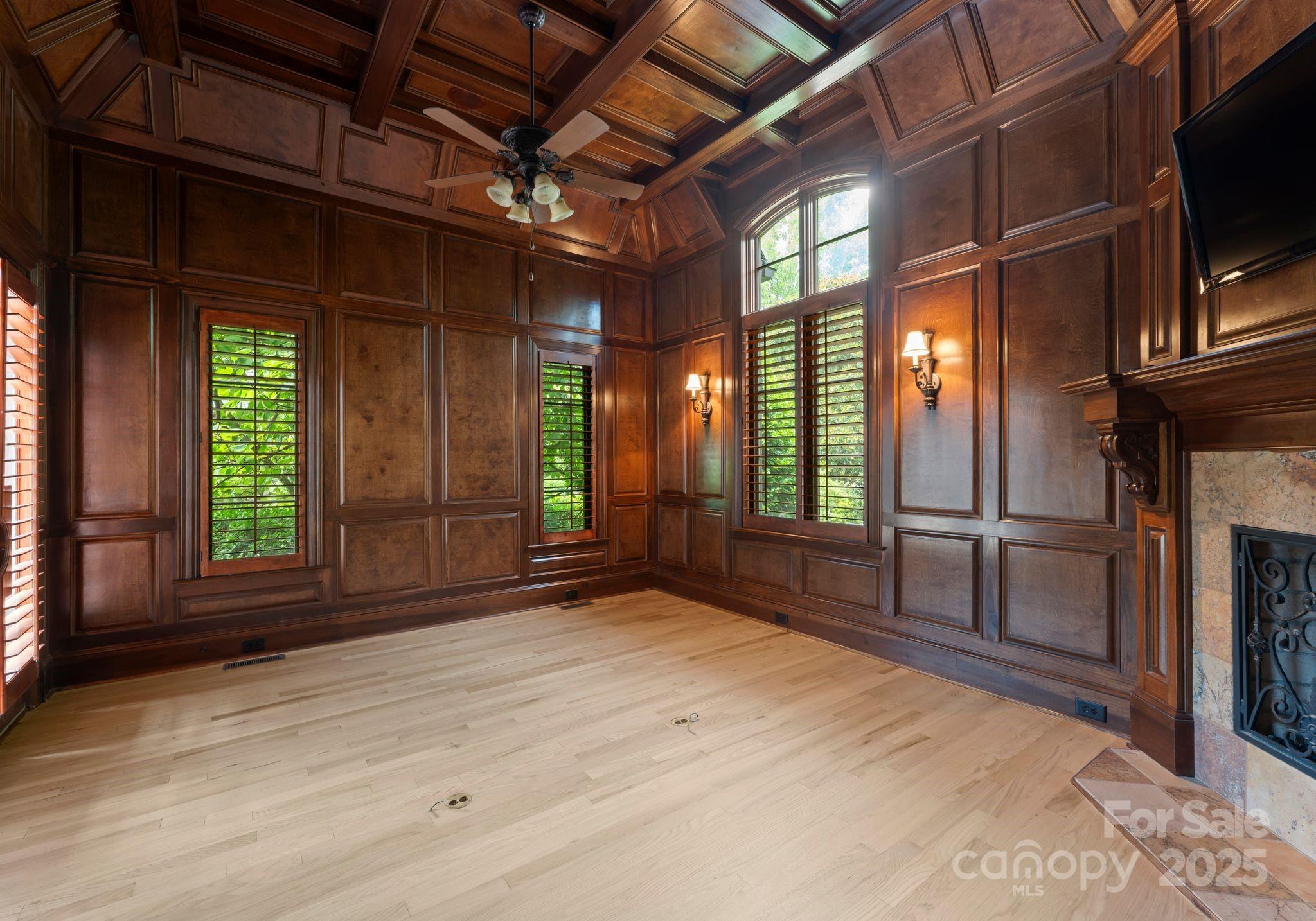 300 Eagle Bend Drive Property Photo 18