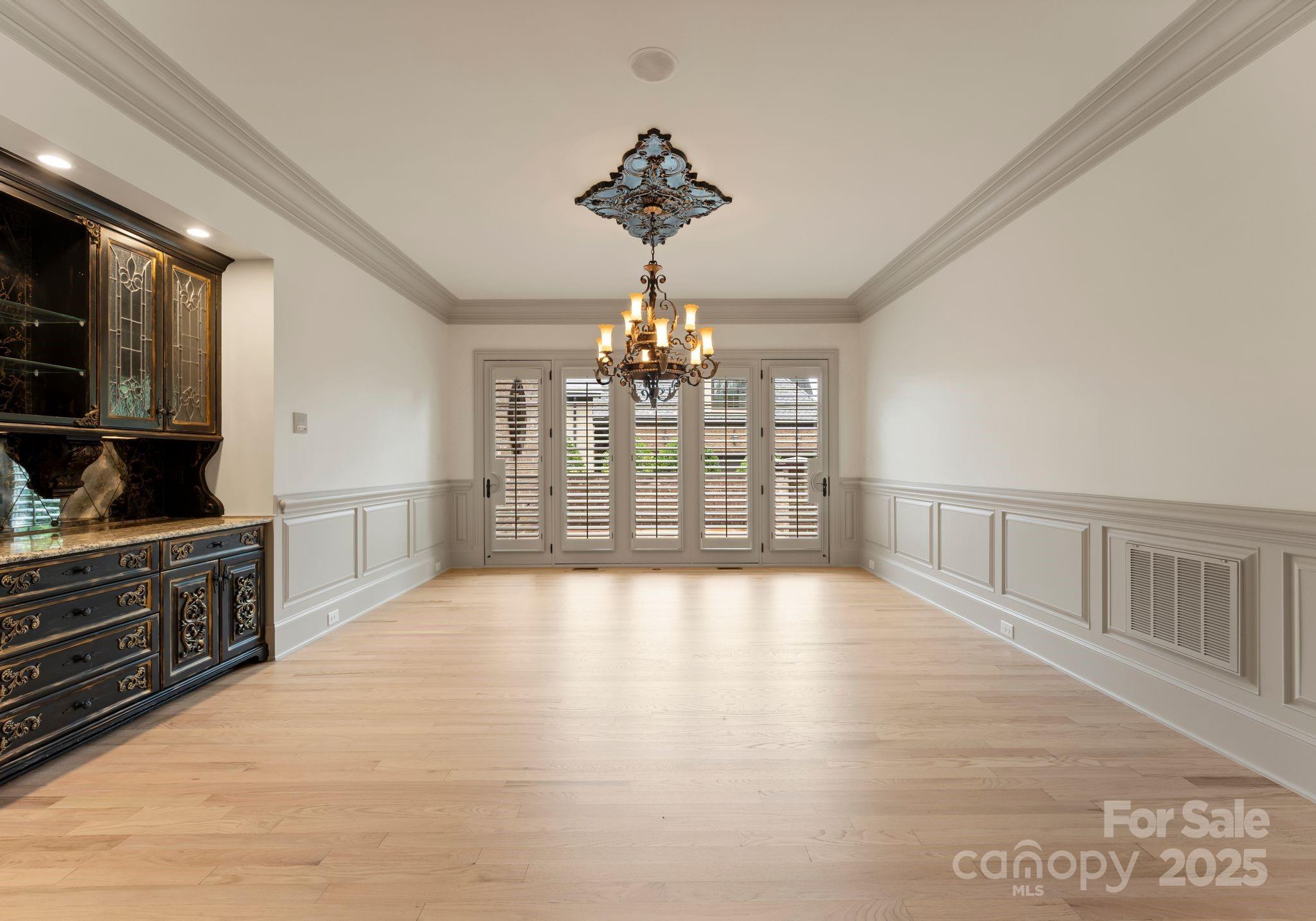 300 Eagle Bend Drive Property Photo 19