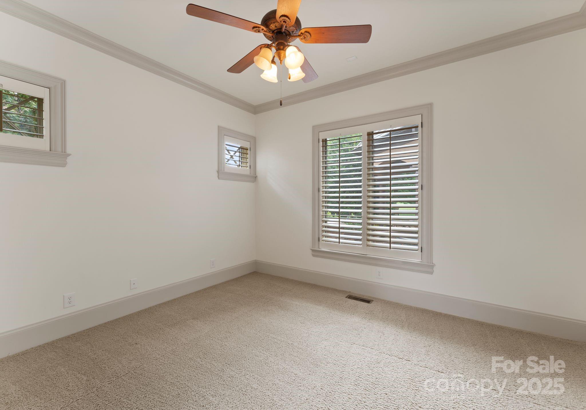 300 Eagle Bend Drive Property Photo 32