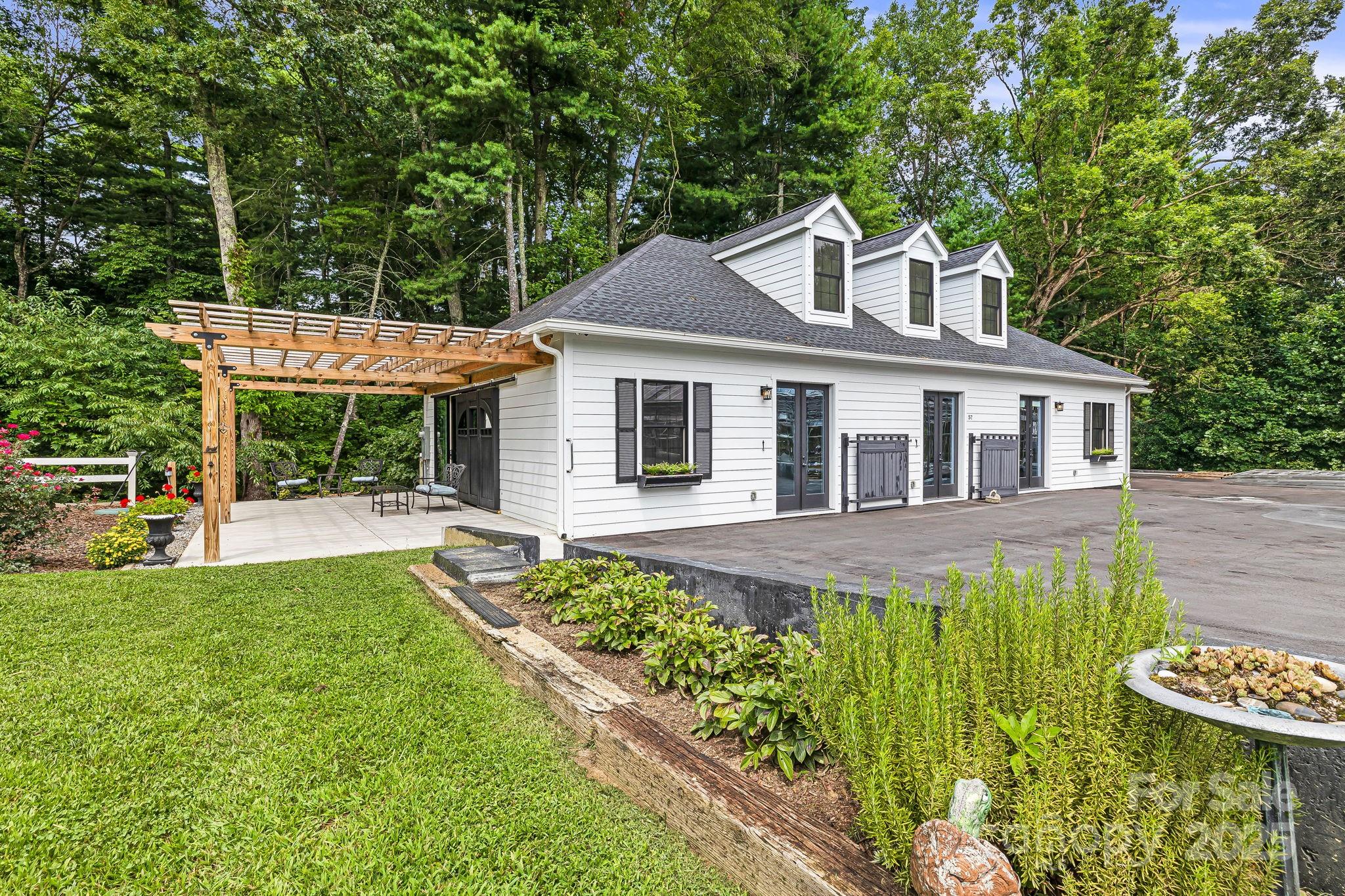 56 Fair Oaks Estate Property Photo 36