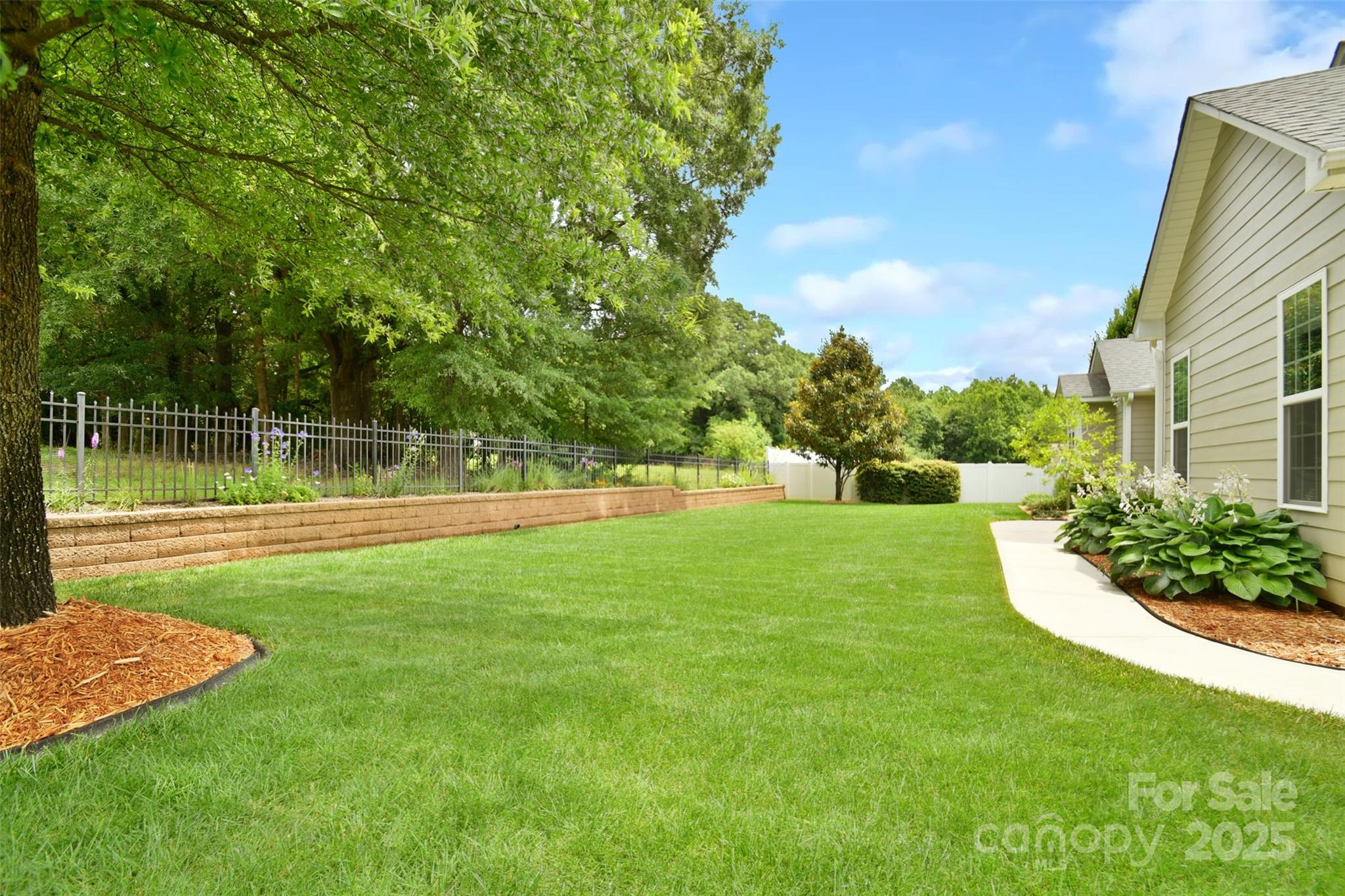 551 Brightleaf Place Property Photo 34