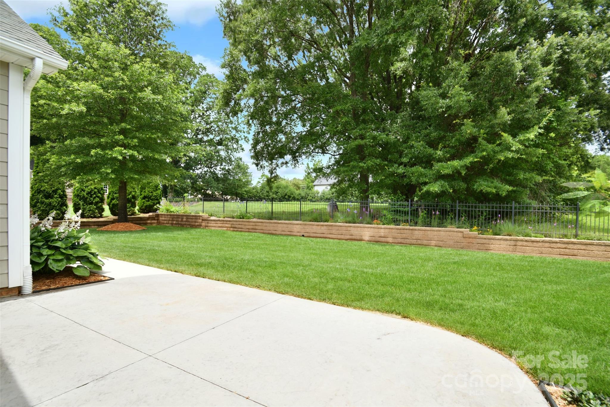 551 Brightleaf Place Property Photo 39
