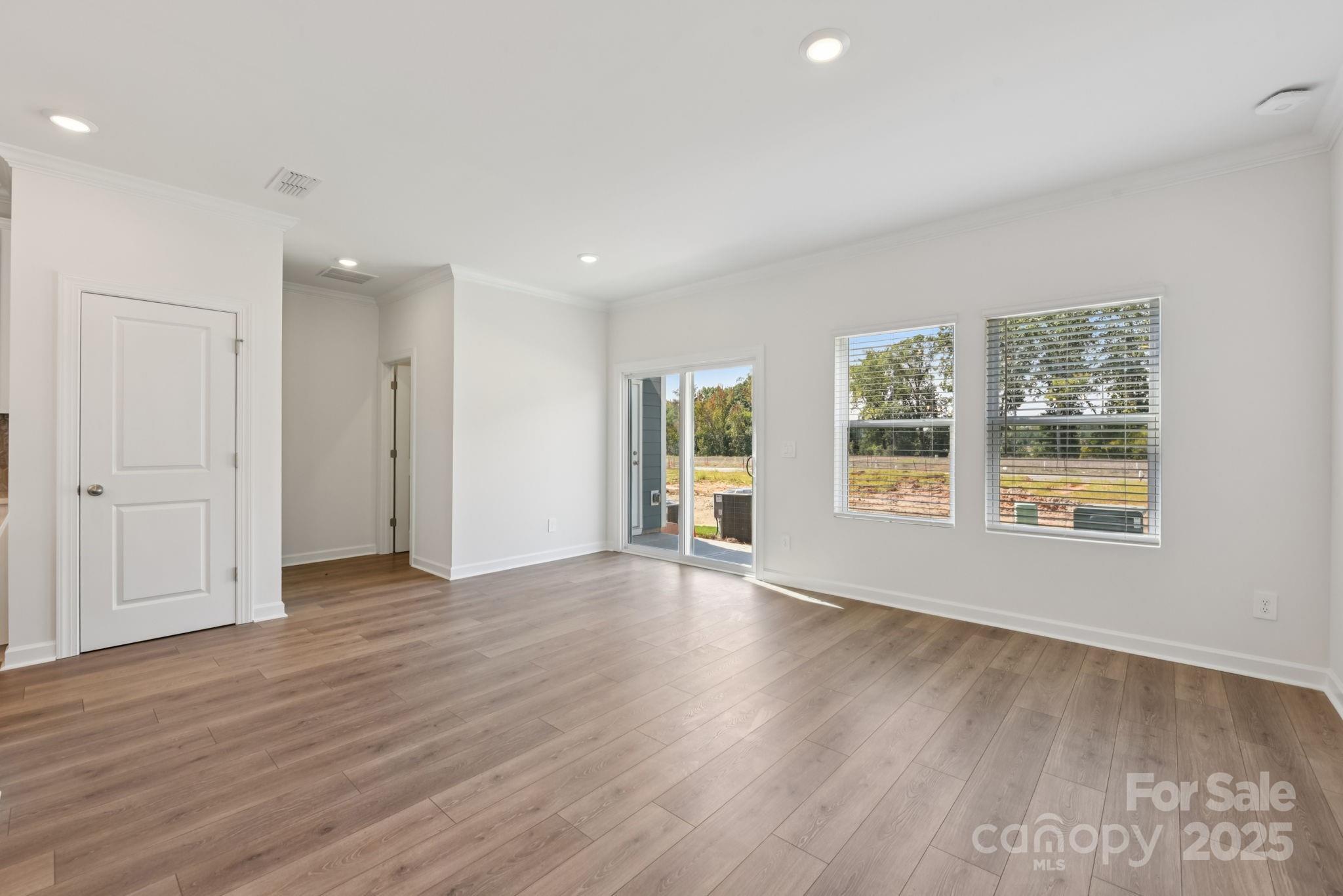 246 Tiger Lily Drive Property Photo 4