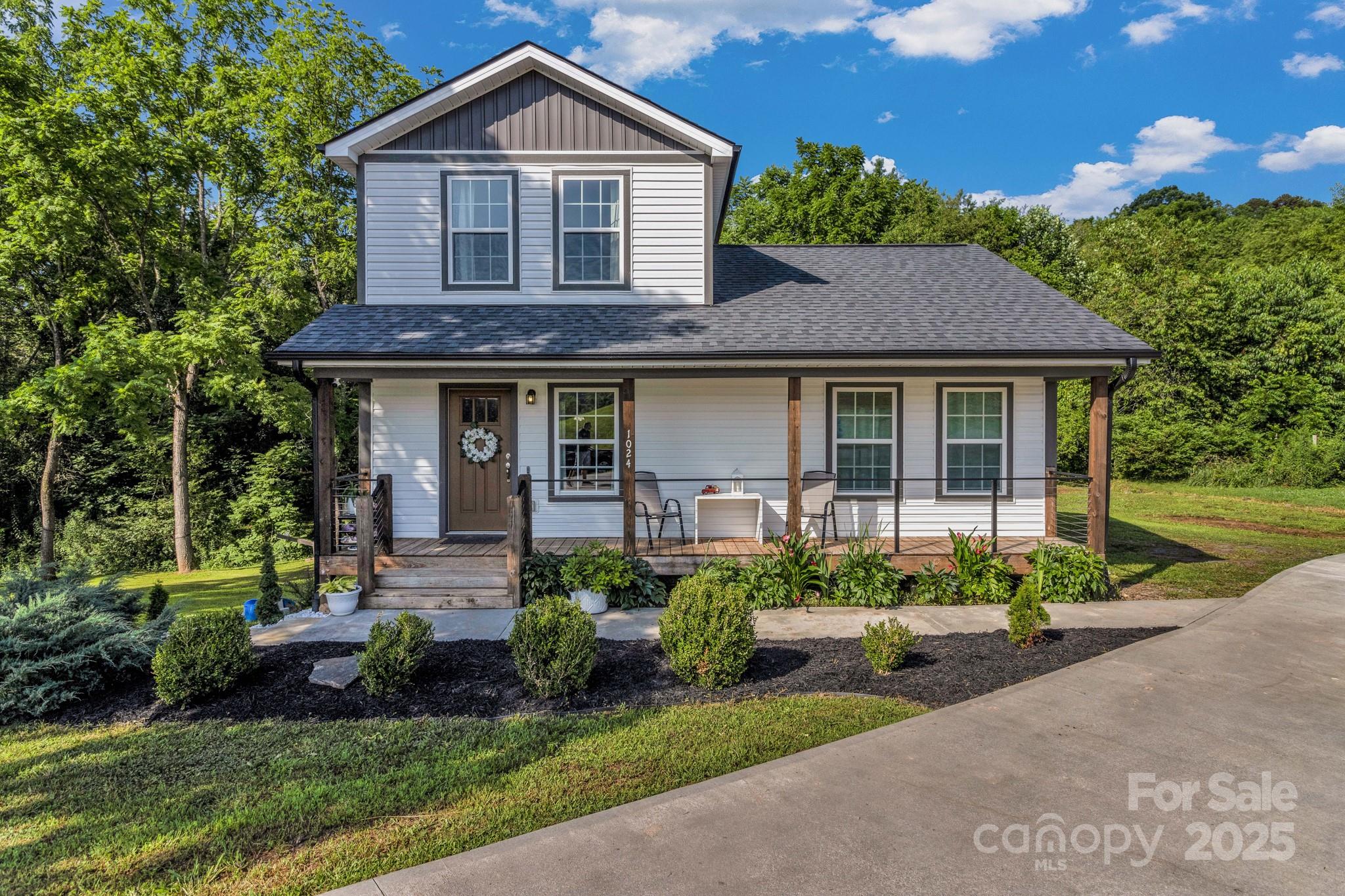 1024 Bear Creek Road Property Photo 1