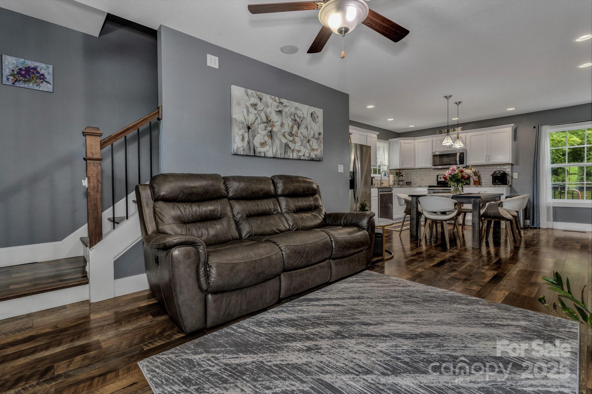 1024 Bear Creek Road Property Photo 5