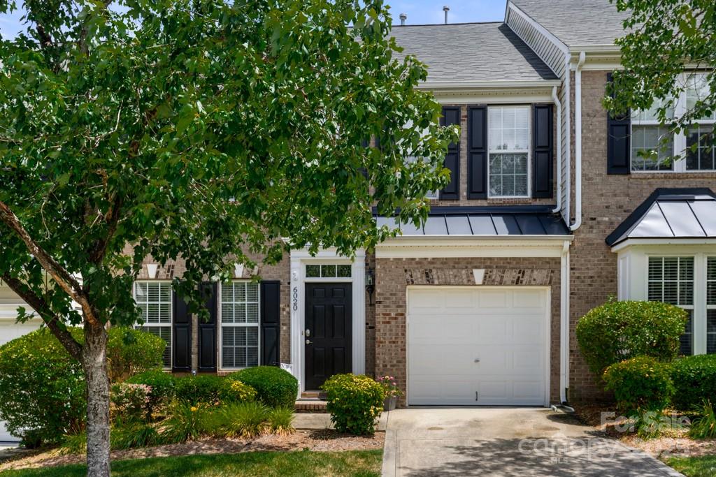 6020 Queens Walk Court Property Photo 2