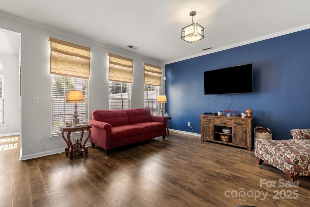 6020 Queens Walk Court Property Photo 7