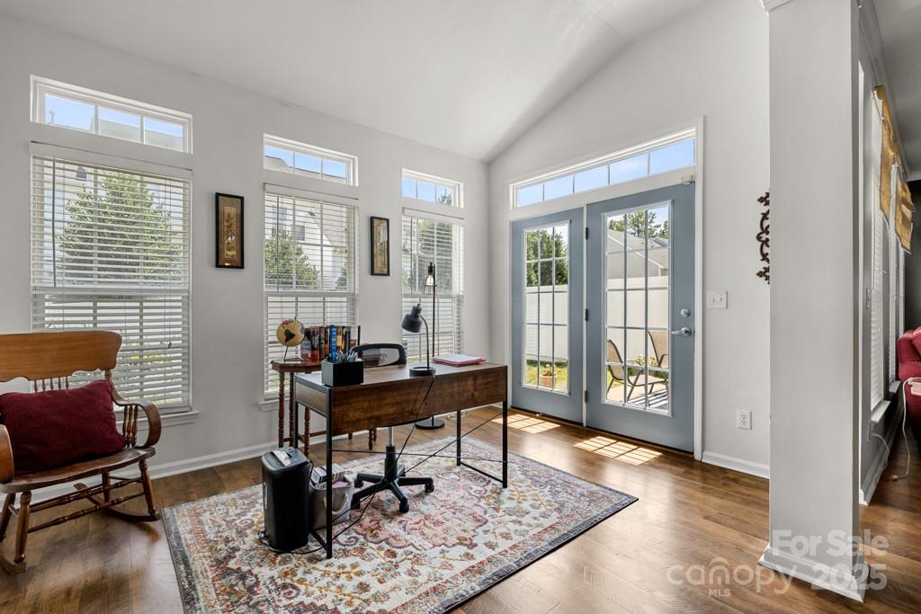 6020 Queens Walk Court Property Photo 9