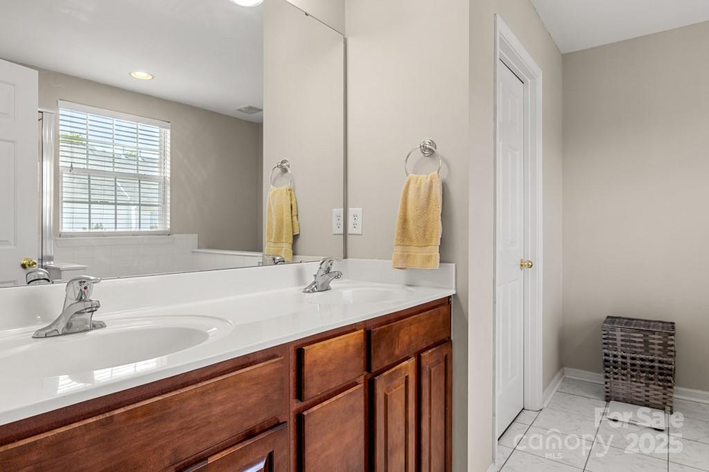 6020 Queens Walk Court Property Photo 21