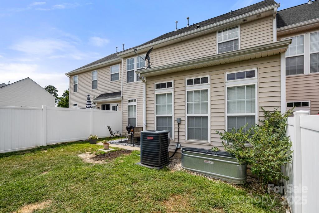 6020 Queens Walk Court Property Photo 24