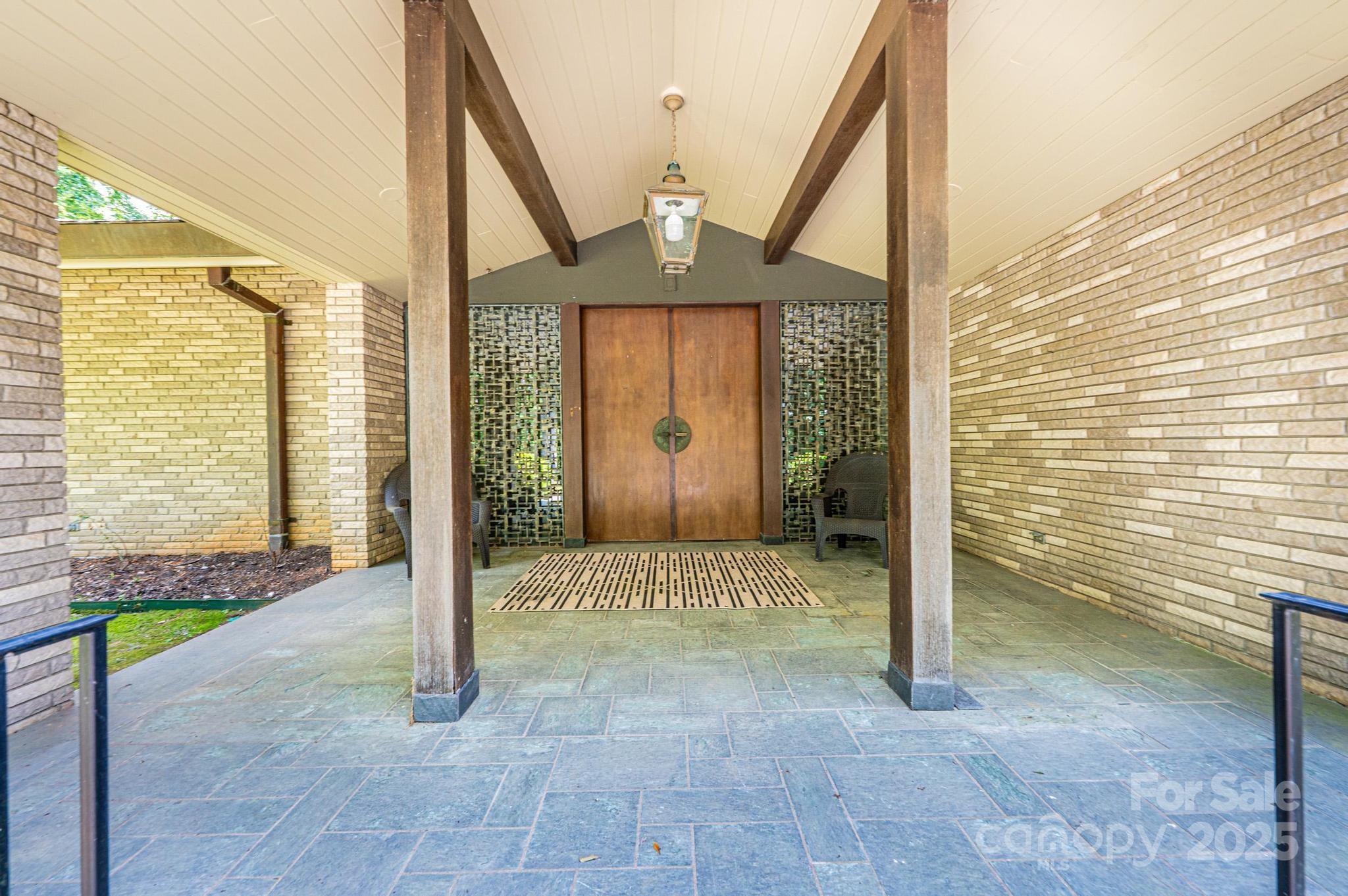 153 Hillhaven Place Property Photo 4