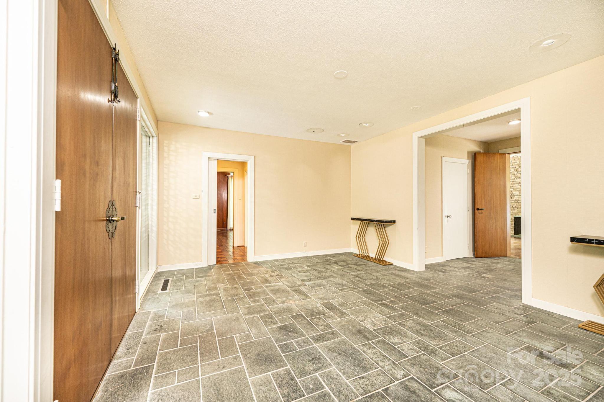 153 Hillhaven Place Property Photo 6