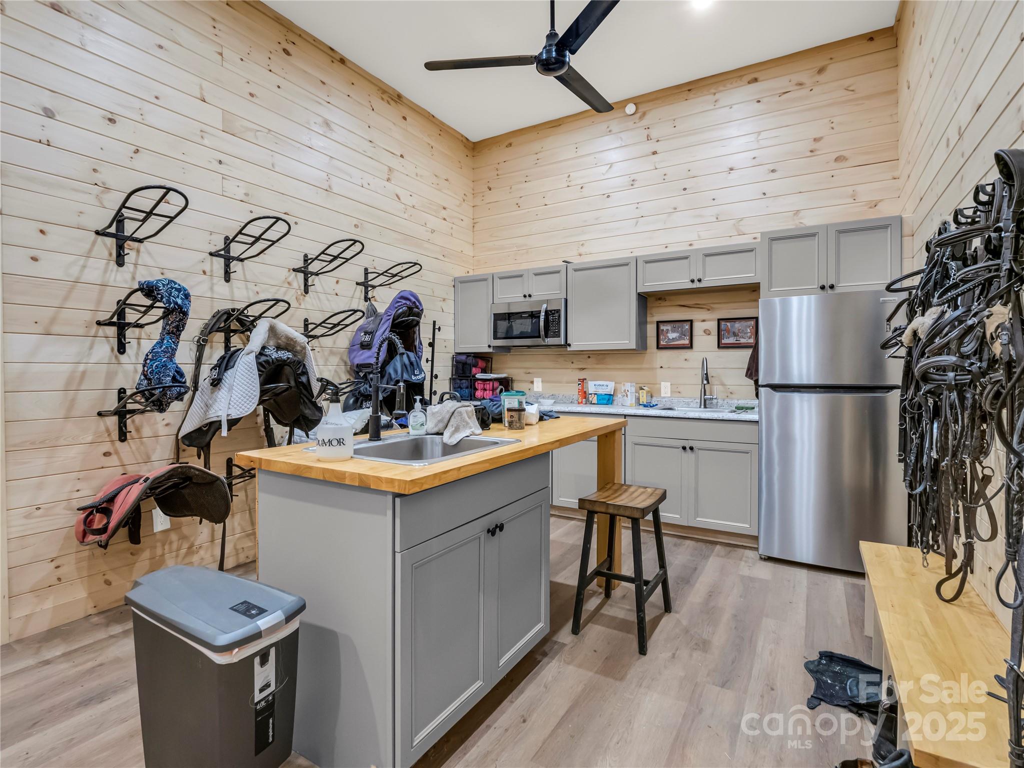 1550 Airport Road Property Photo 6