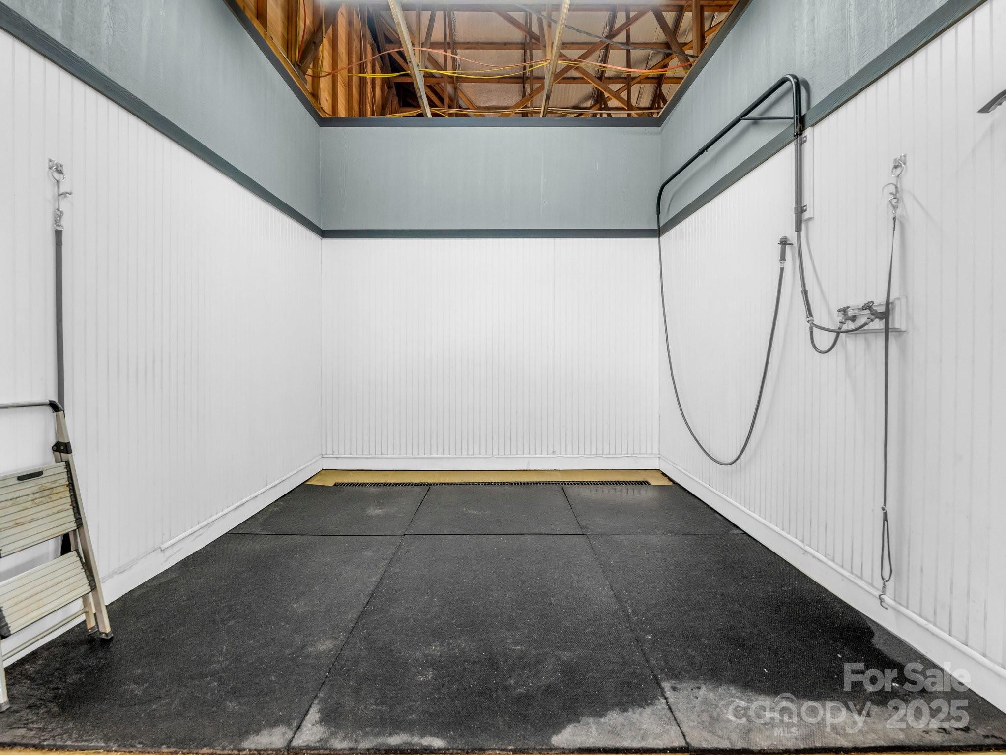 1550 Airport Road Property Photo 11
