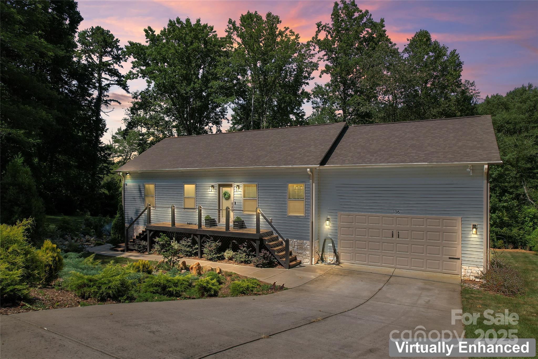 136 Huntington Lane Property Photo 1