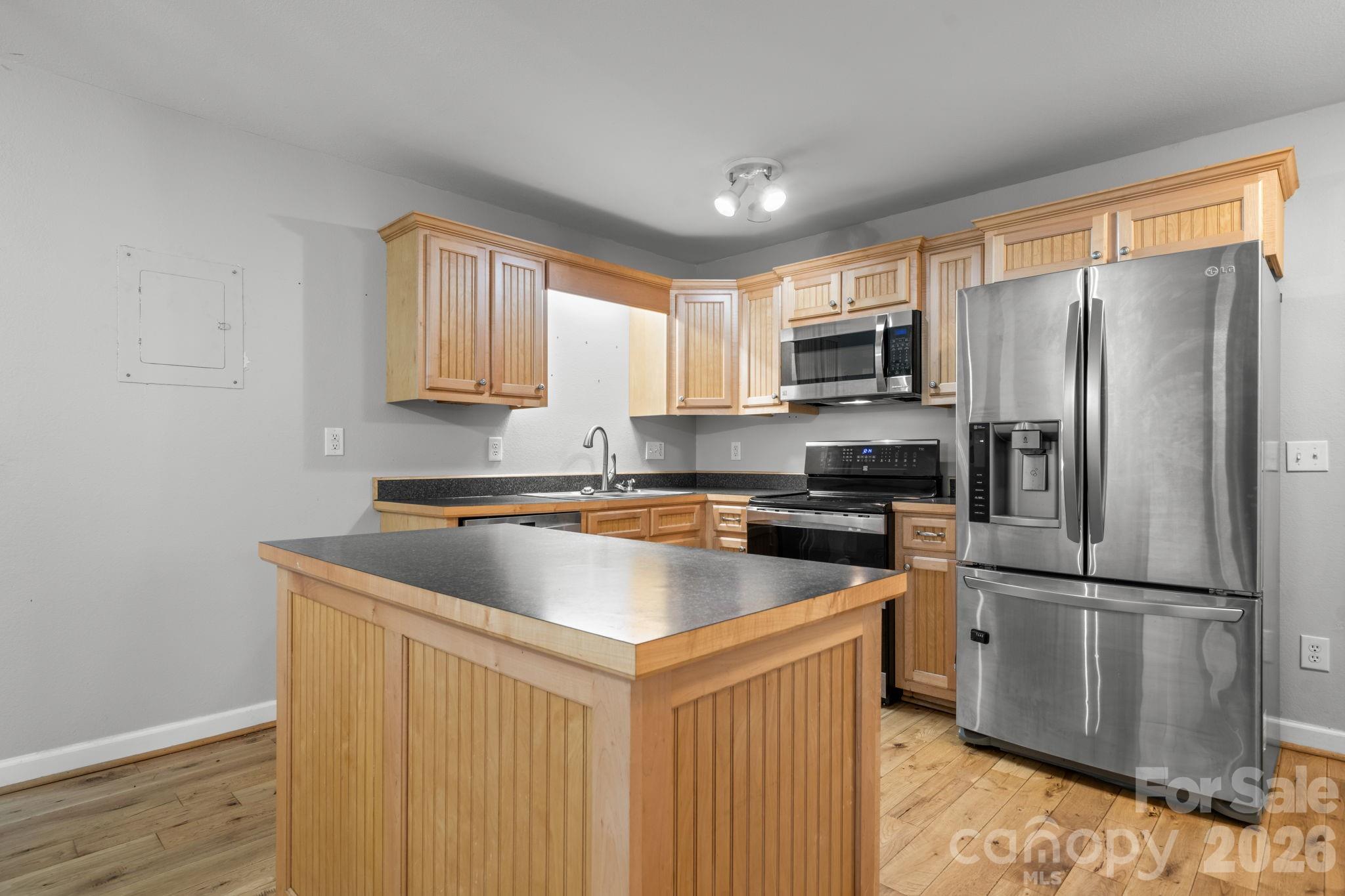 309 Sheldon Street Property Photo 5