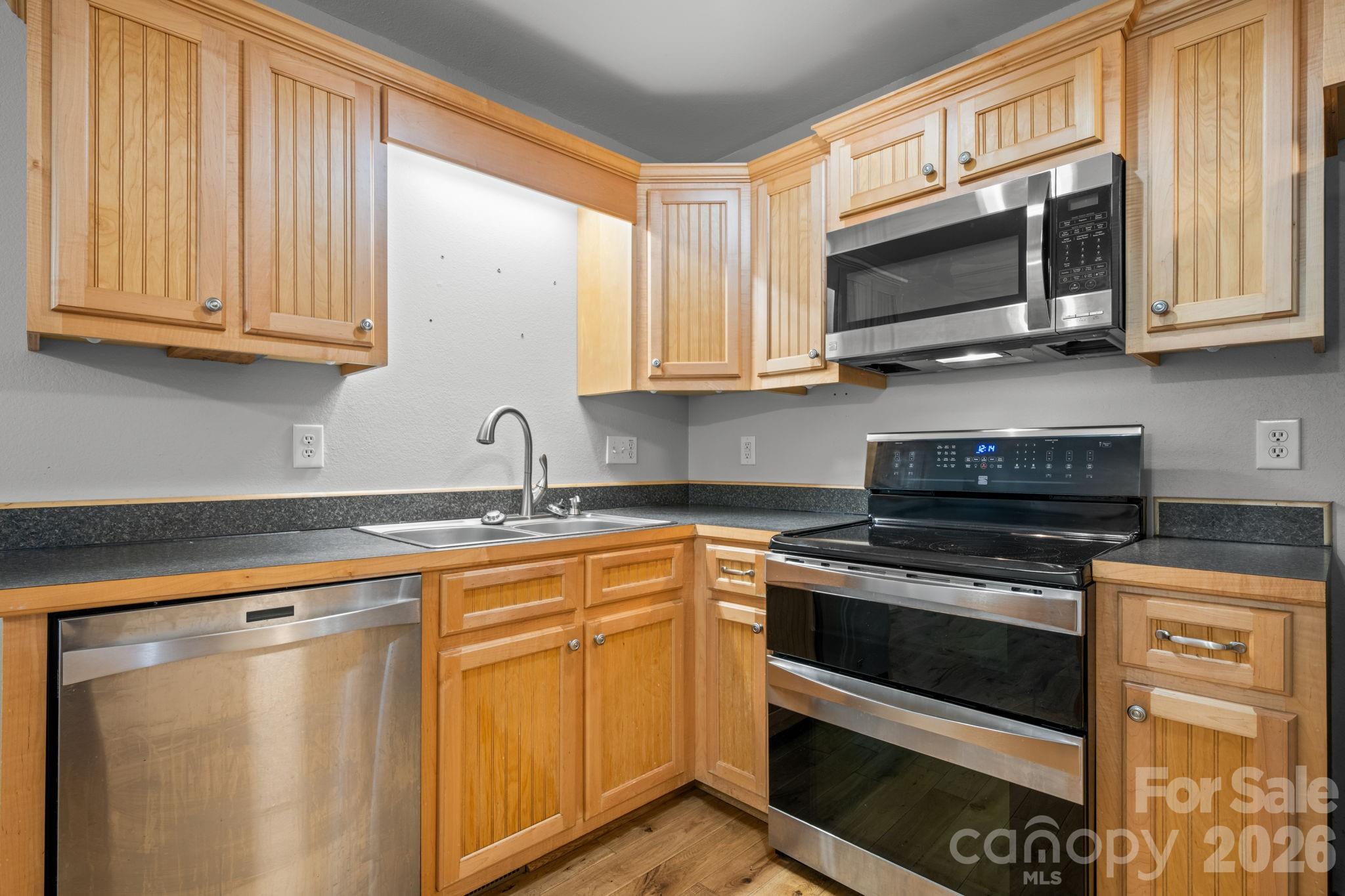 309 Sheldon Street Property Photo 6