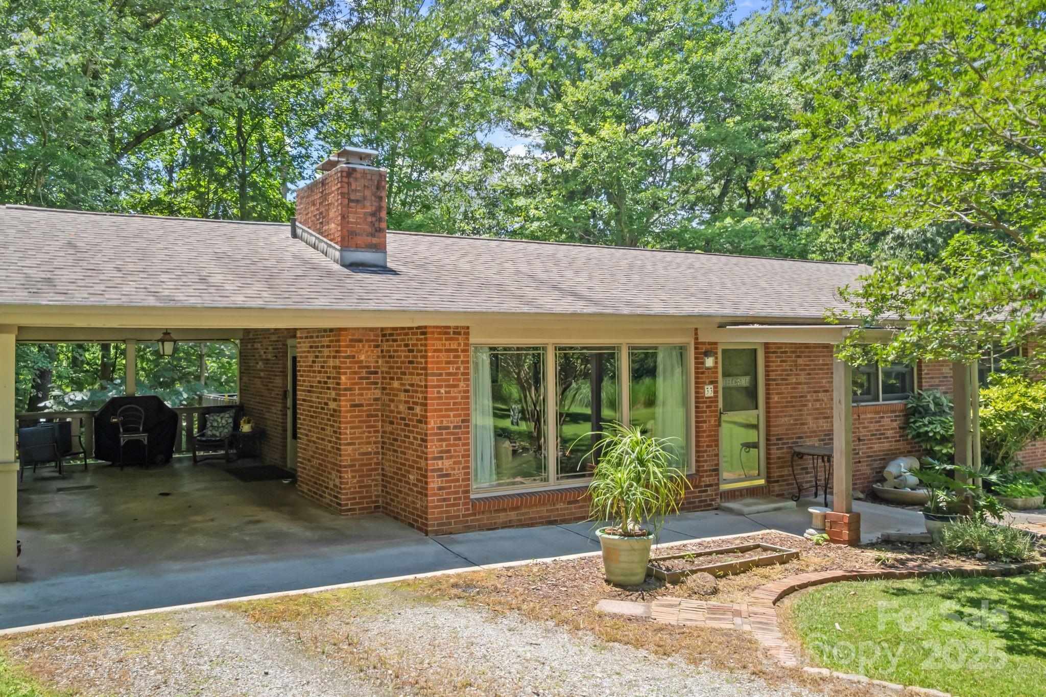 33 & 34 Grandview Court Property Photo 3