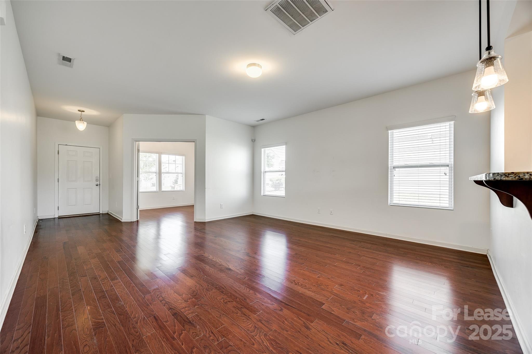 826 Summerlake Drive Property Photo 7