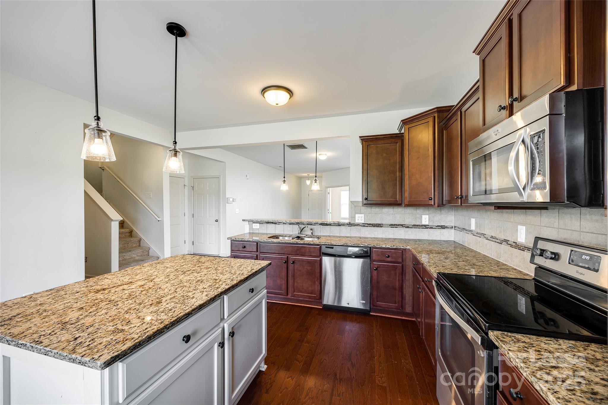 826 Summerlake Drive Property Photo 10