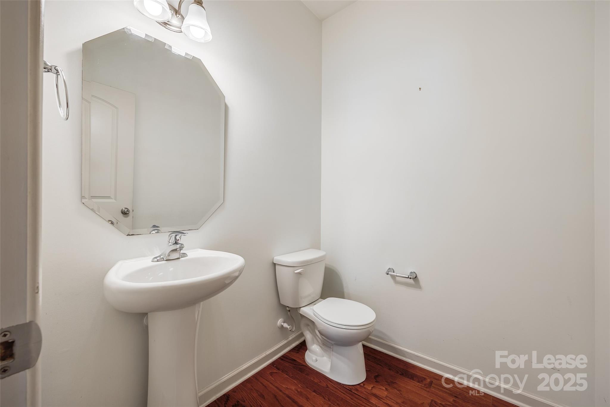 826 Summerlake Drive Property Photo 13