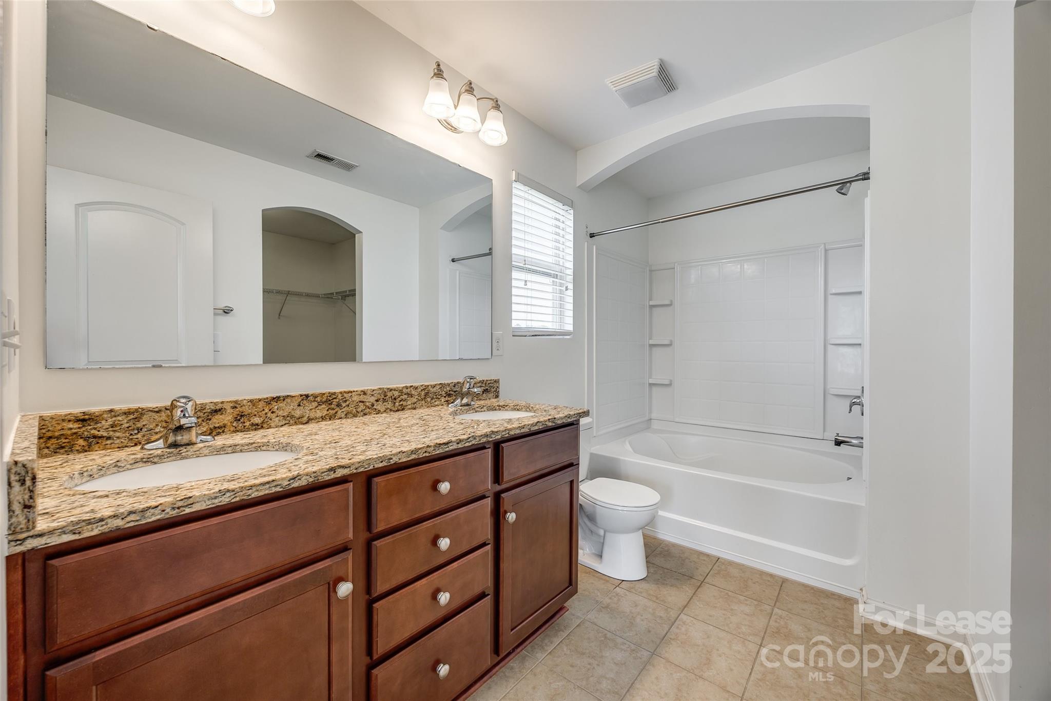 826 Summerlake Drive Property Photo 17