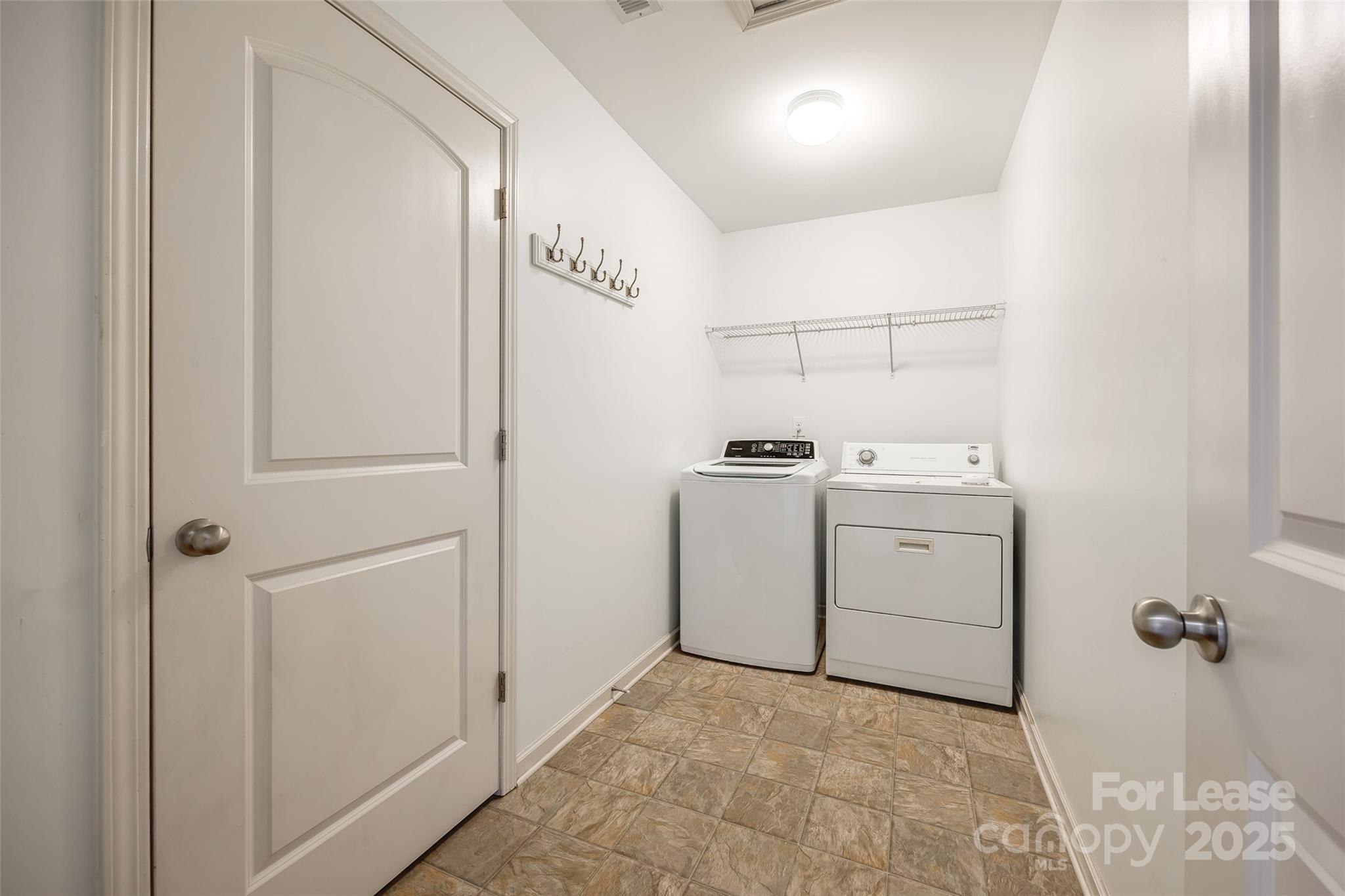 826 Summerlake Drive Property Photo 24