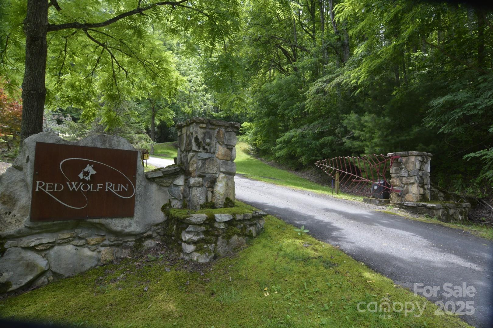 999 Red Wolf Run 48 Property Photo 14