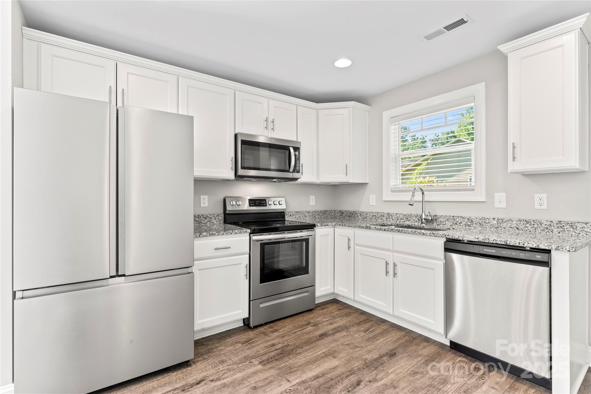 2015 Brantley Creek Drive Property Photo 6